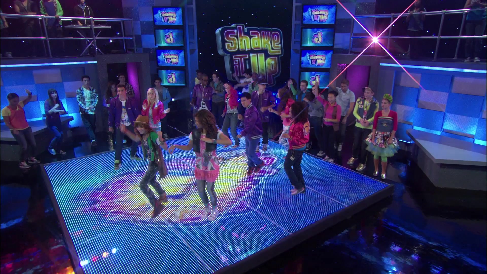 Shake_It_Up_S01E01_1080p_BTD_002738.jpg