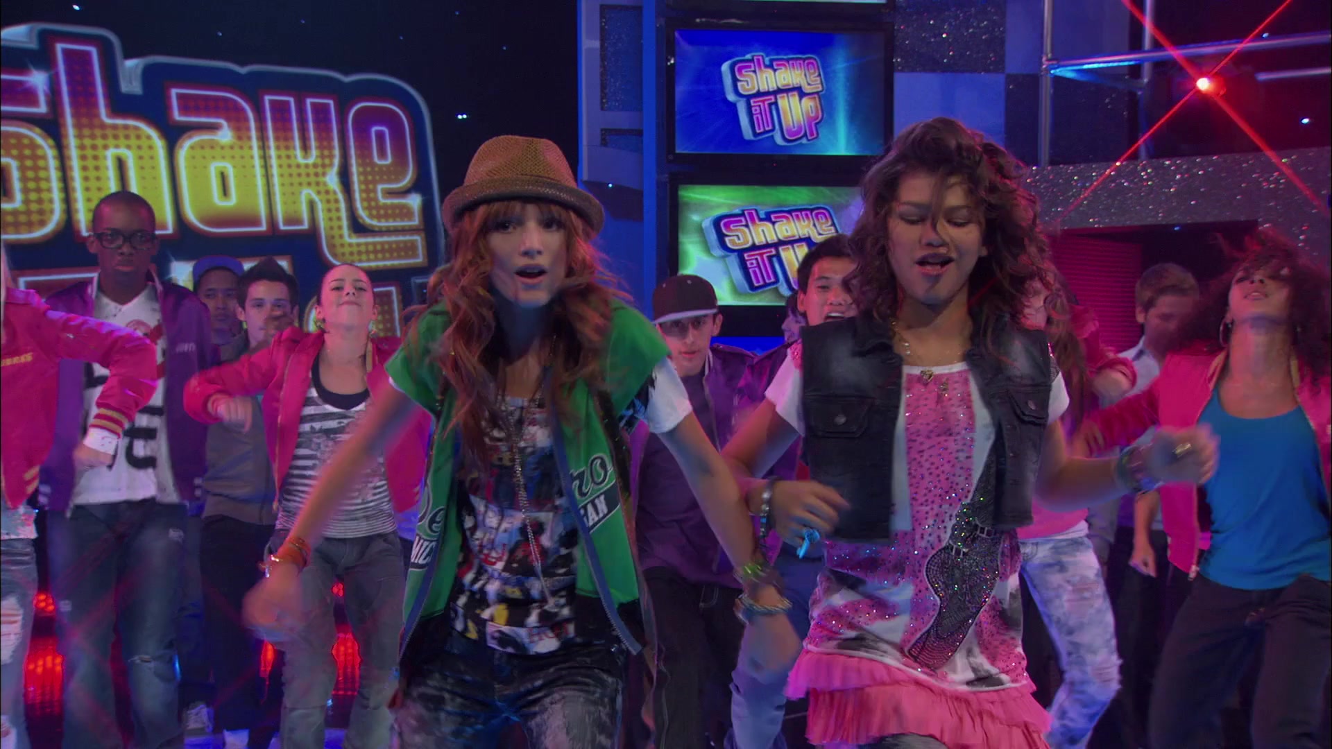 Shake_It_Up_S01E01_1080p_BTD_002758.jpg