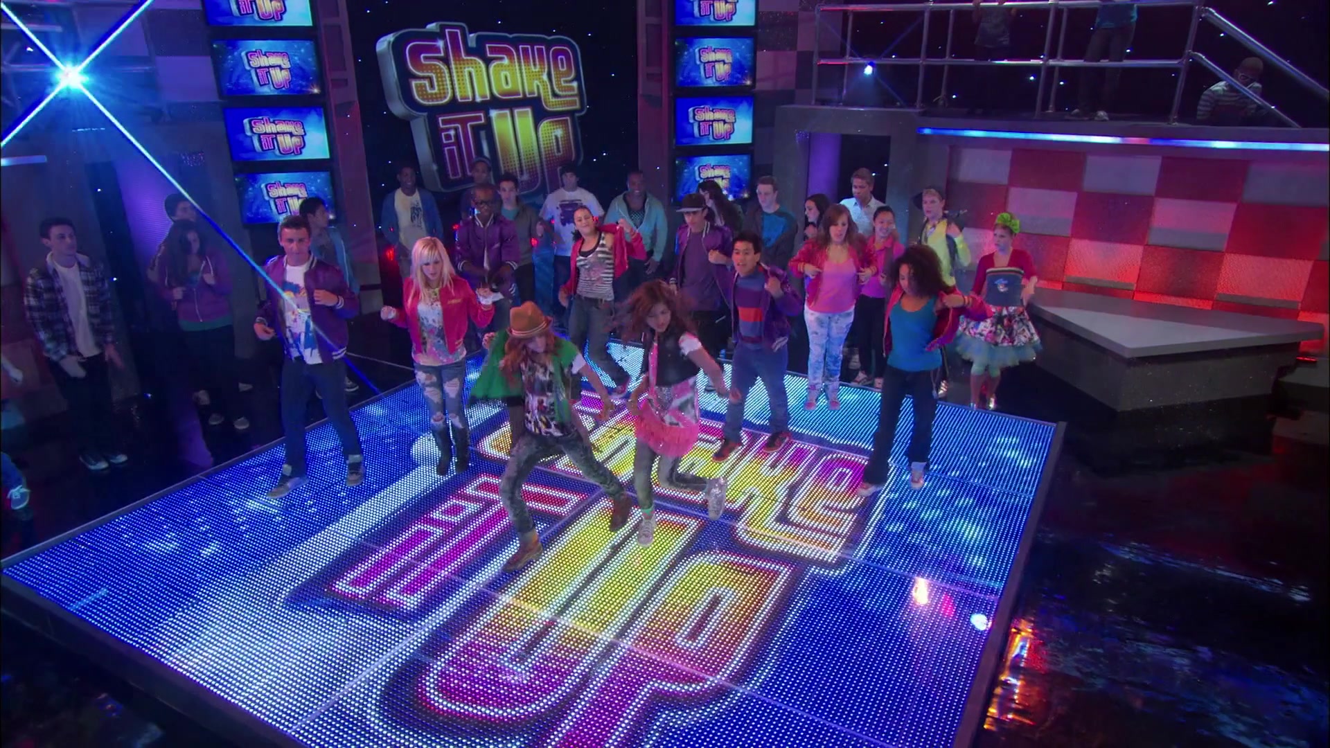 Shake_It_Up_S01E01_1080p_BTD_002763.jpg