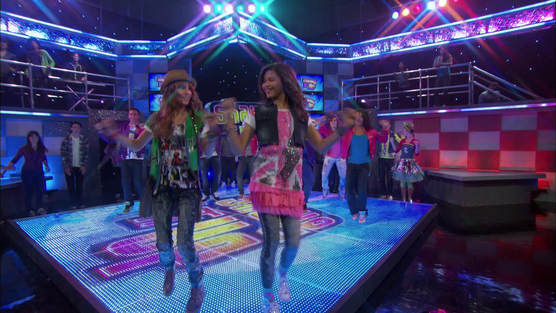 Shake_It_Up_S01E01_1080p_BTD_002780.jpg