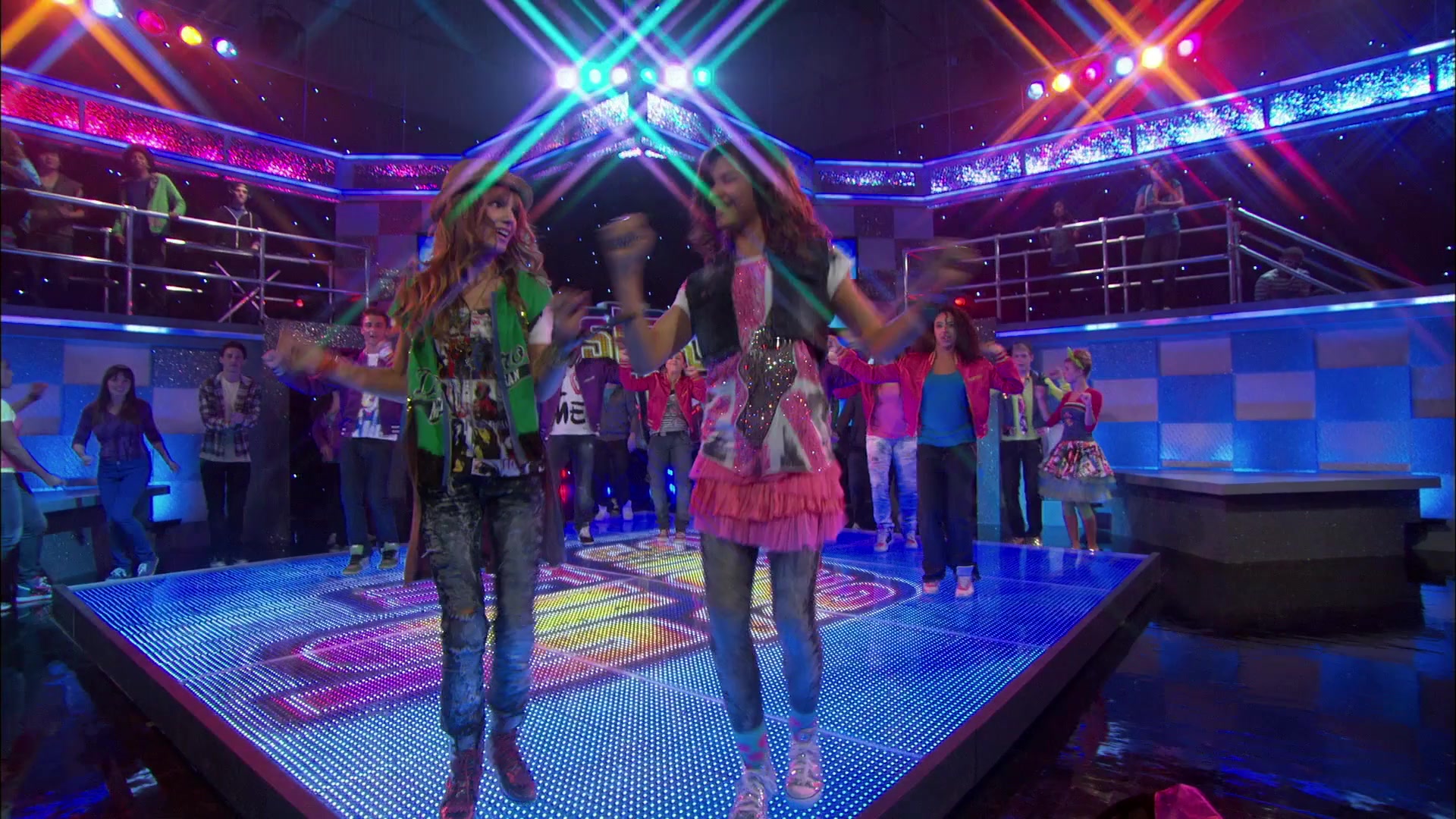Shake_It_Up_S01E01_1080p_BTD_002781.jpg