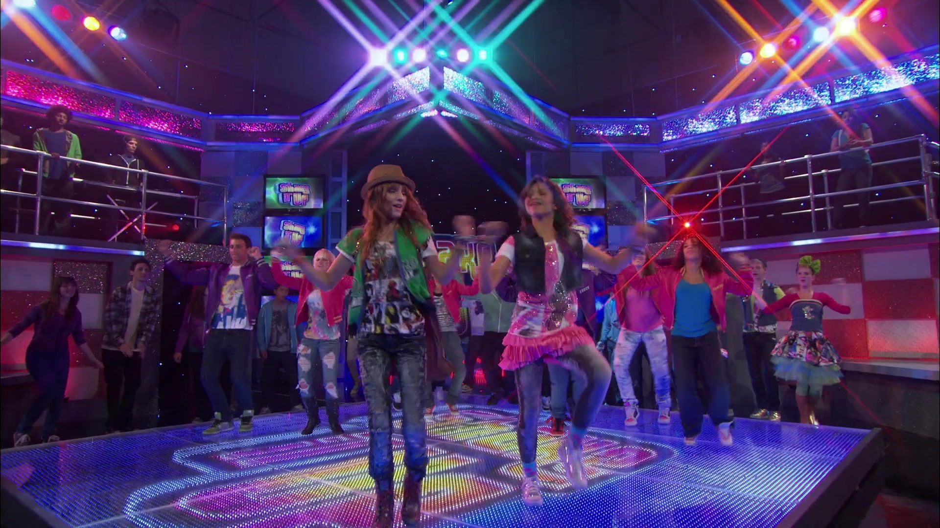 Shake_It_Up_S01E01_1080p_BTD_002836.jpg