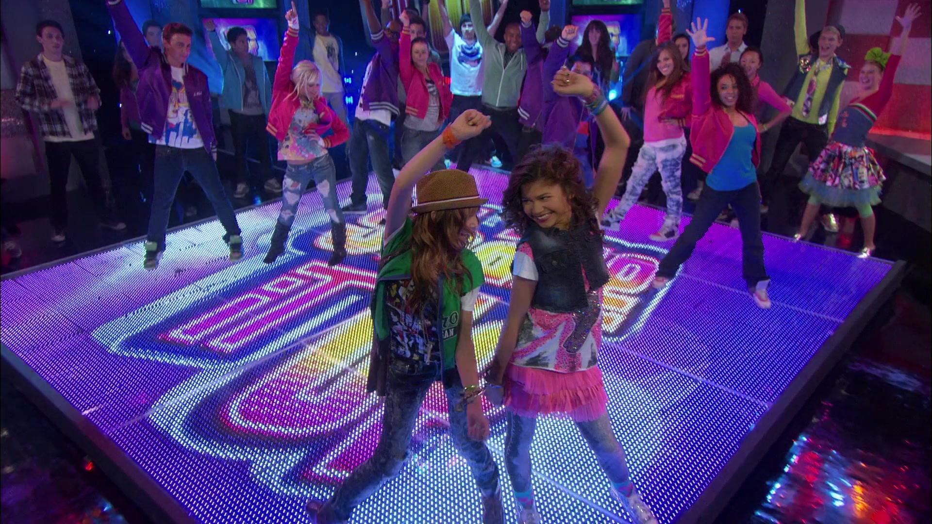 Shake_It_Up_S01E01_1080p_BTD_002843.jpg