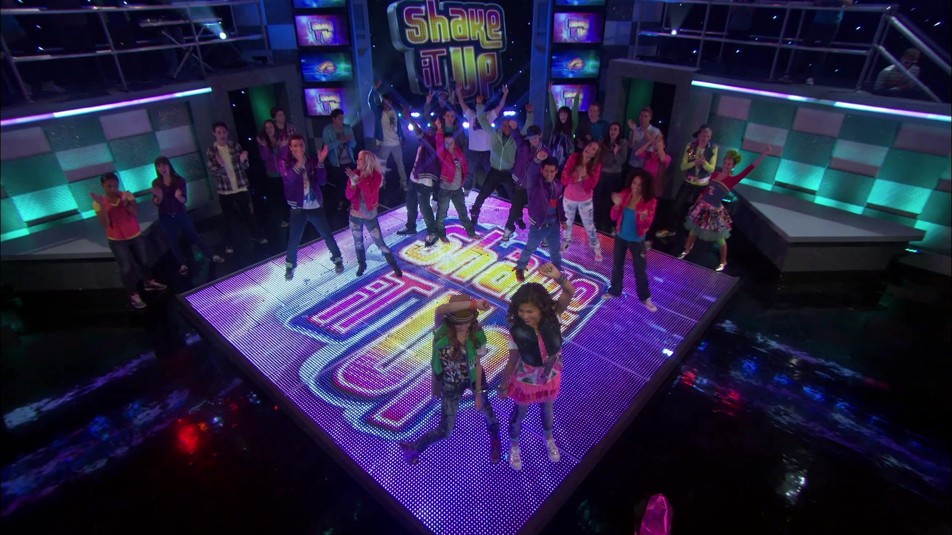 Shake_It_Up_S01E01_1080p_BTD_002848.jpg
