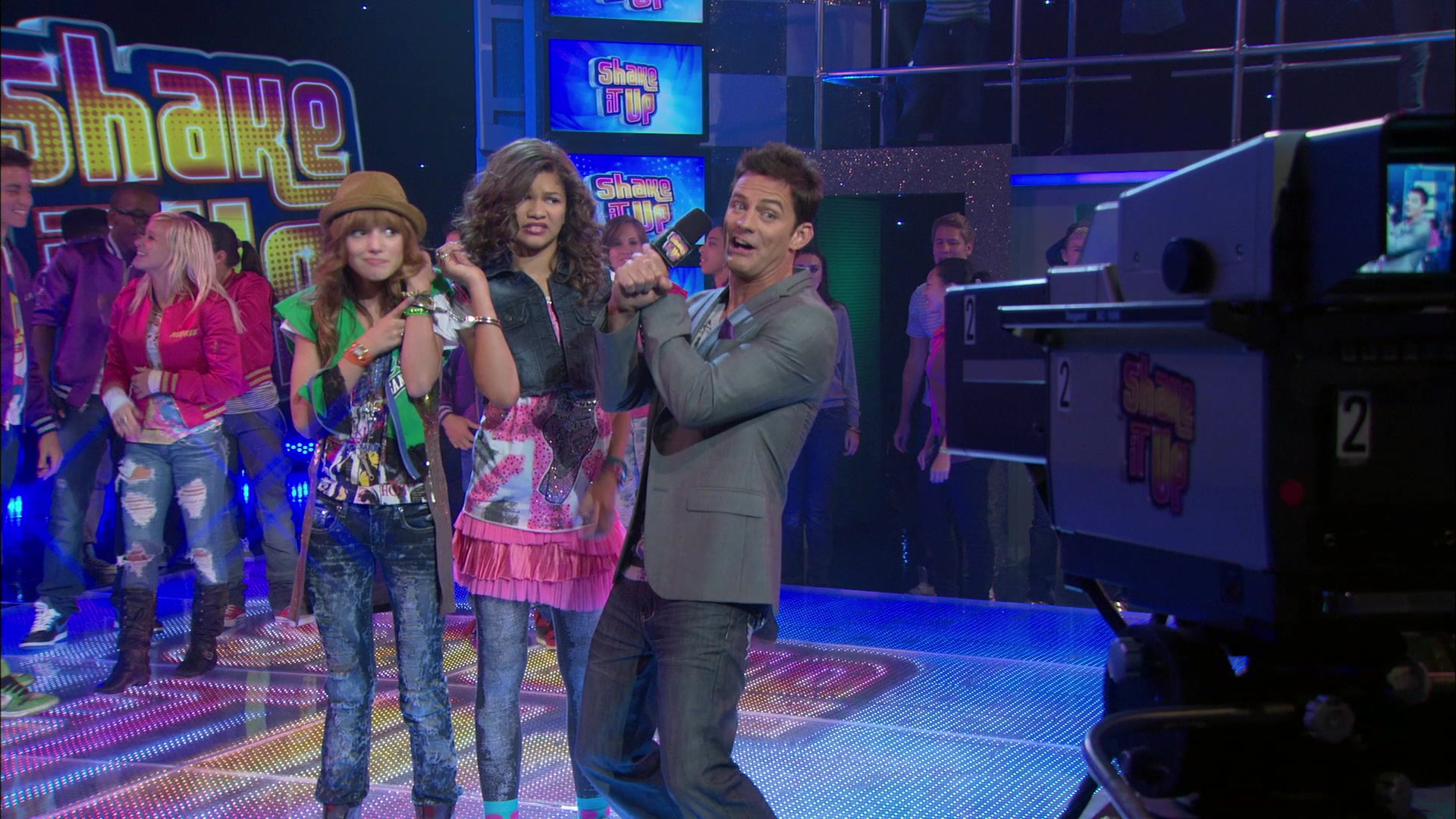 Shake_It_Up_S01E01_1080p_BTD_002862.jpg Shake_It_Up_S01E01_1080p_BTD_002862.jpg