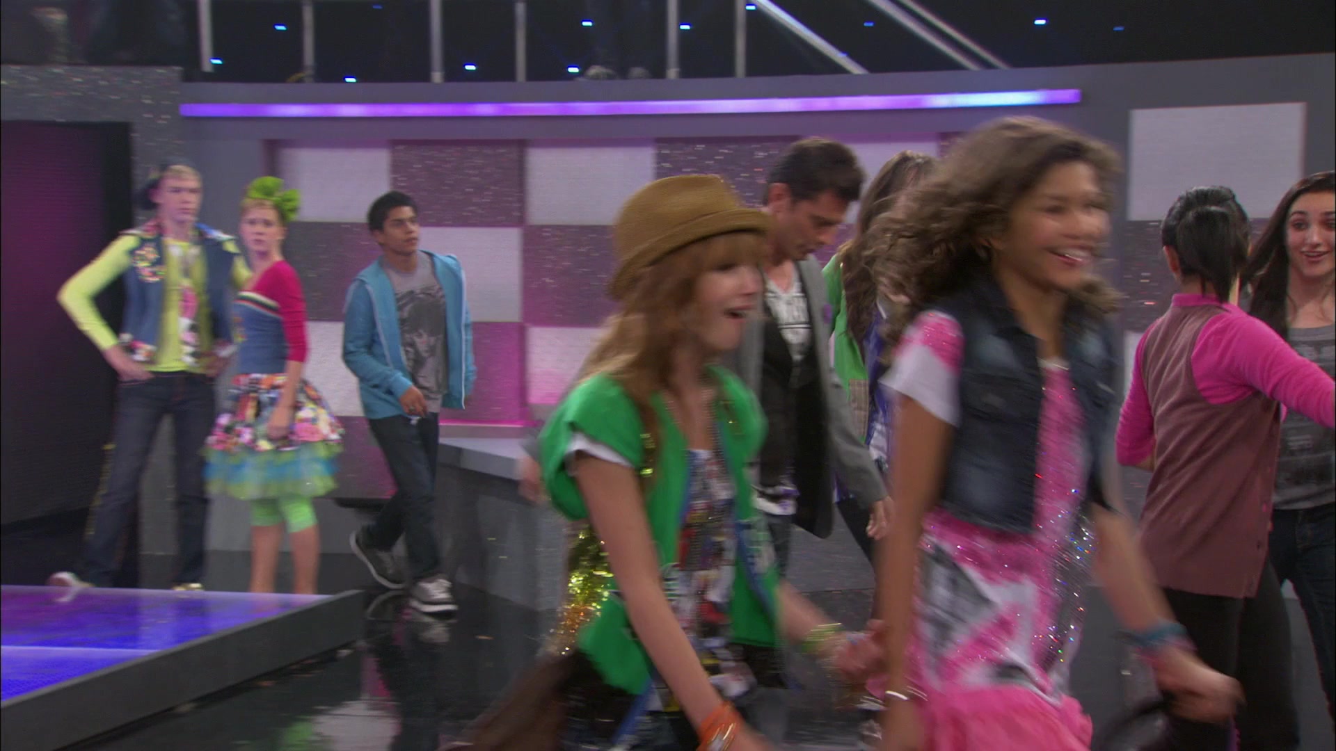 Shake_It_Up_S01E01_1080p_BTD_002896.jpg
