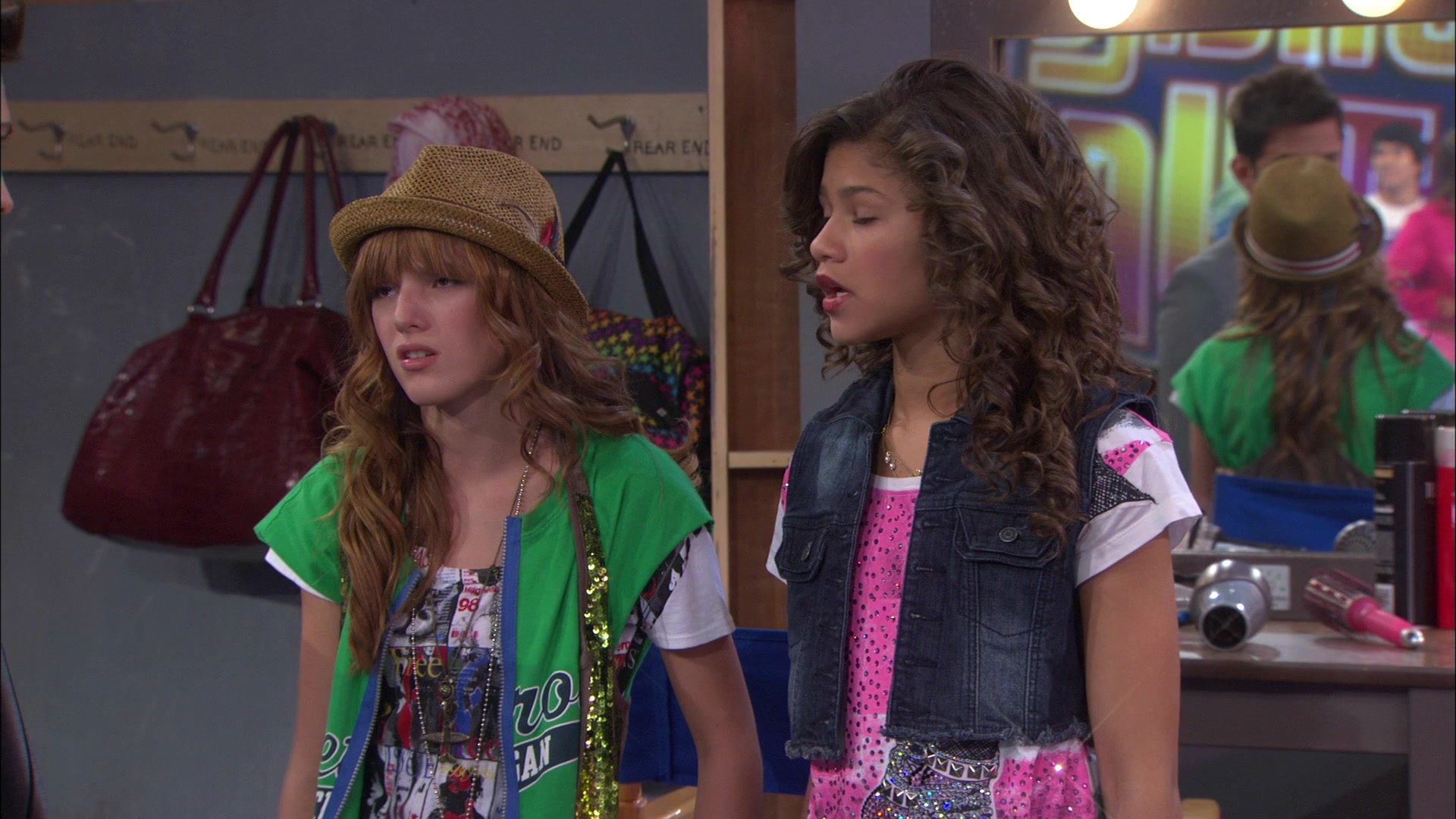 Shake_It_Up_S01E01_1080p_BTD_002920.jpg Shake_It_Up_S01E01_1080p_BTD_002920.jpg