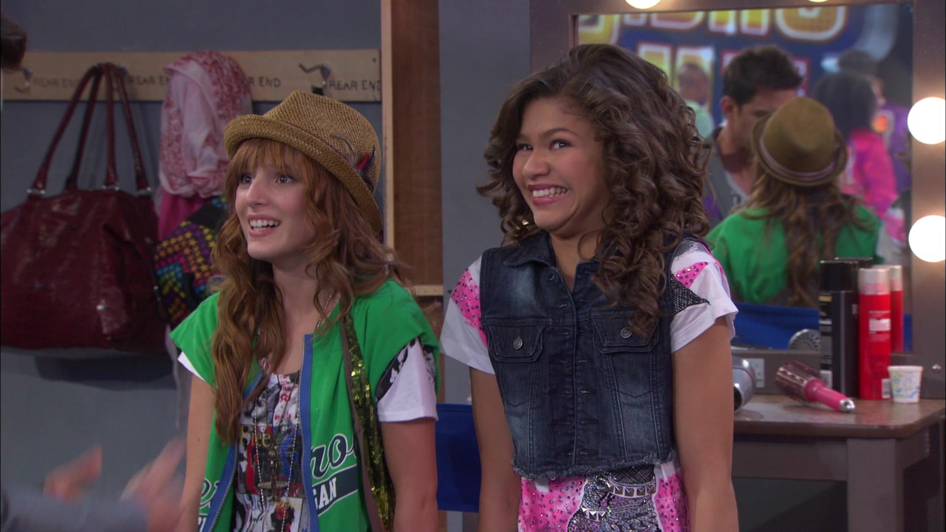 Shake_It_Up_S01E01_1080p_BTD_002944.jpg Shake_It_Up_S01E01_1080p_BTD_002944.jpg