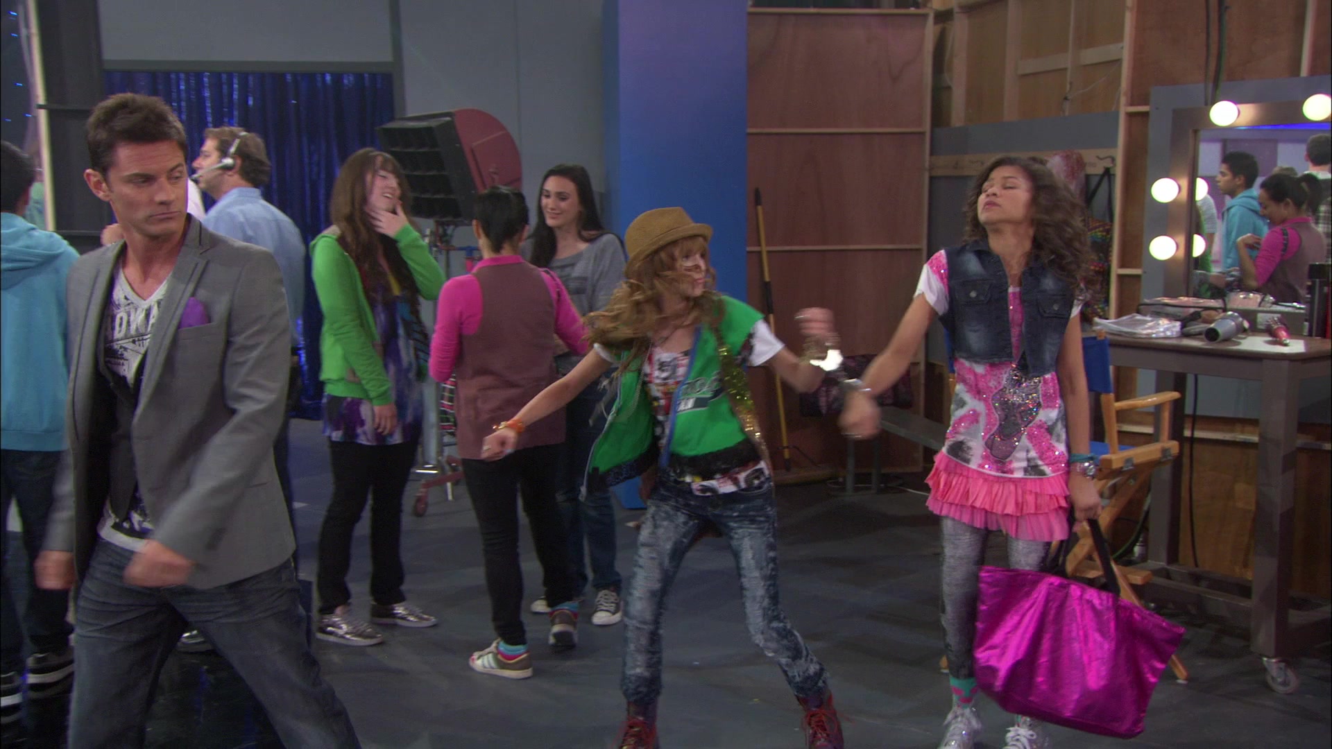 Shake_It_Up_S01E01_1080p_BTD_002972.jpg