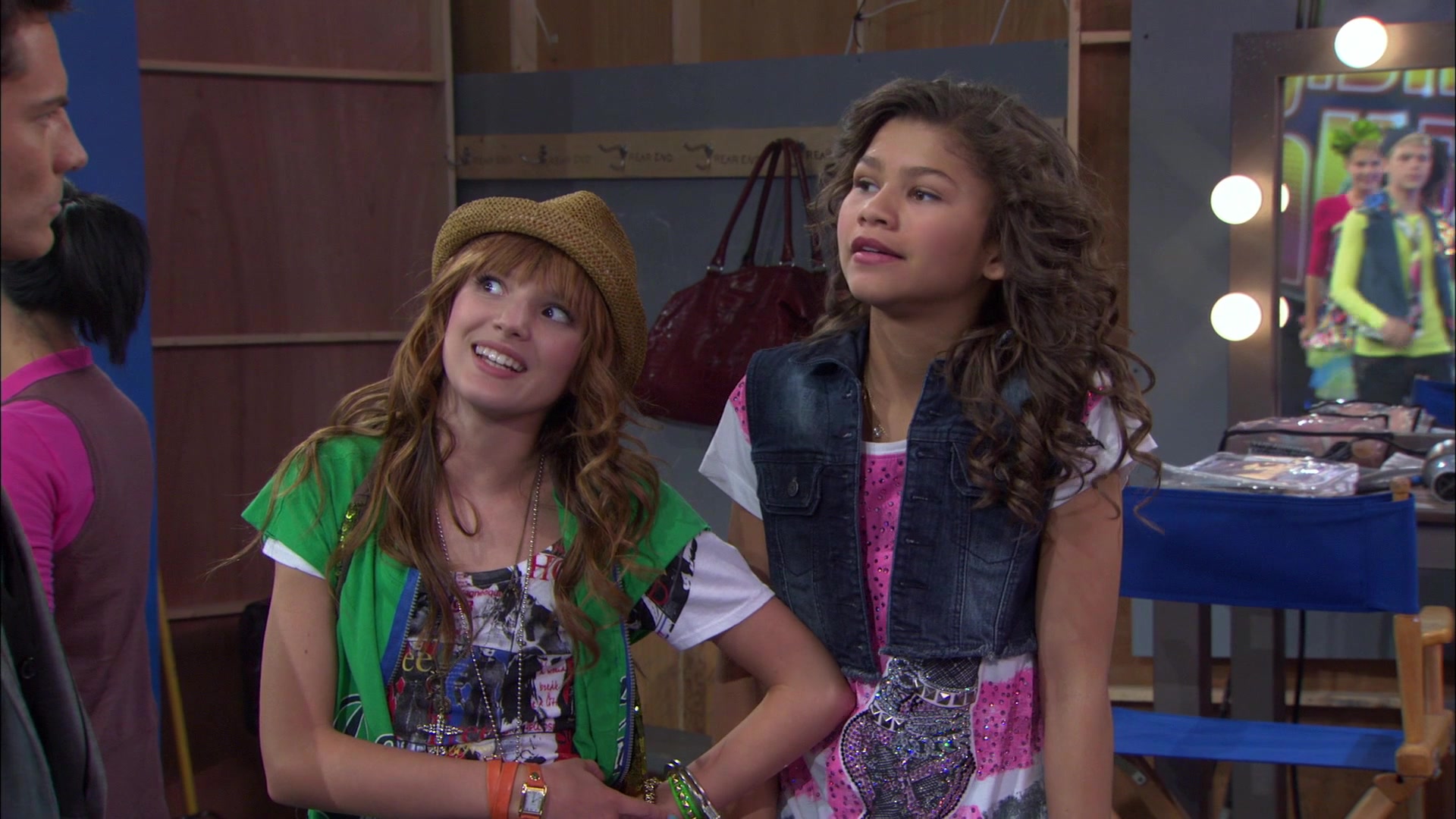 Shake_It_Up_S01E01_1080p_BTD_002982.jpg Shake_It_Up_S01E01_1080p_BTD_002982.jpg