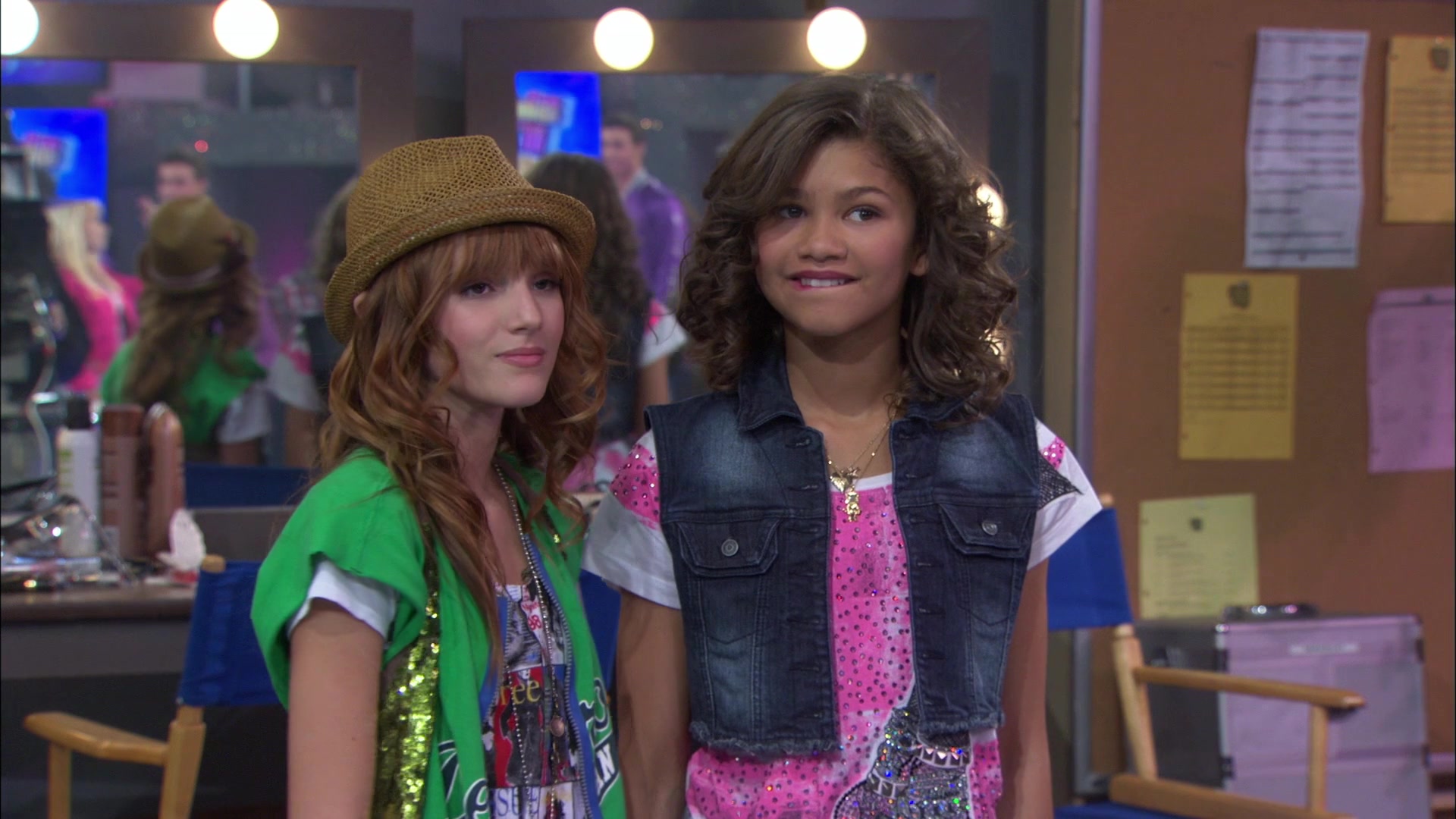 Shake_It_Up_S01E01_1080p_BTD_003036.jpg