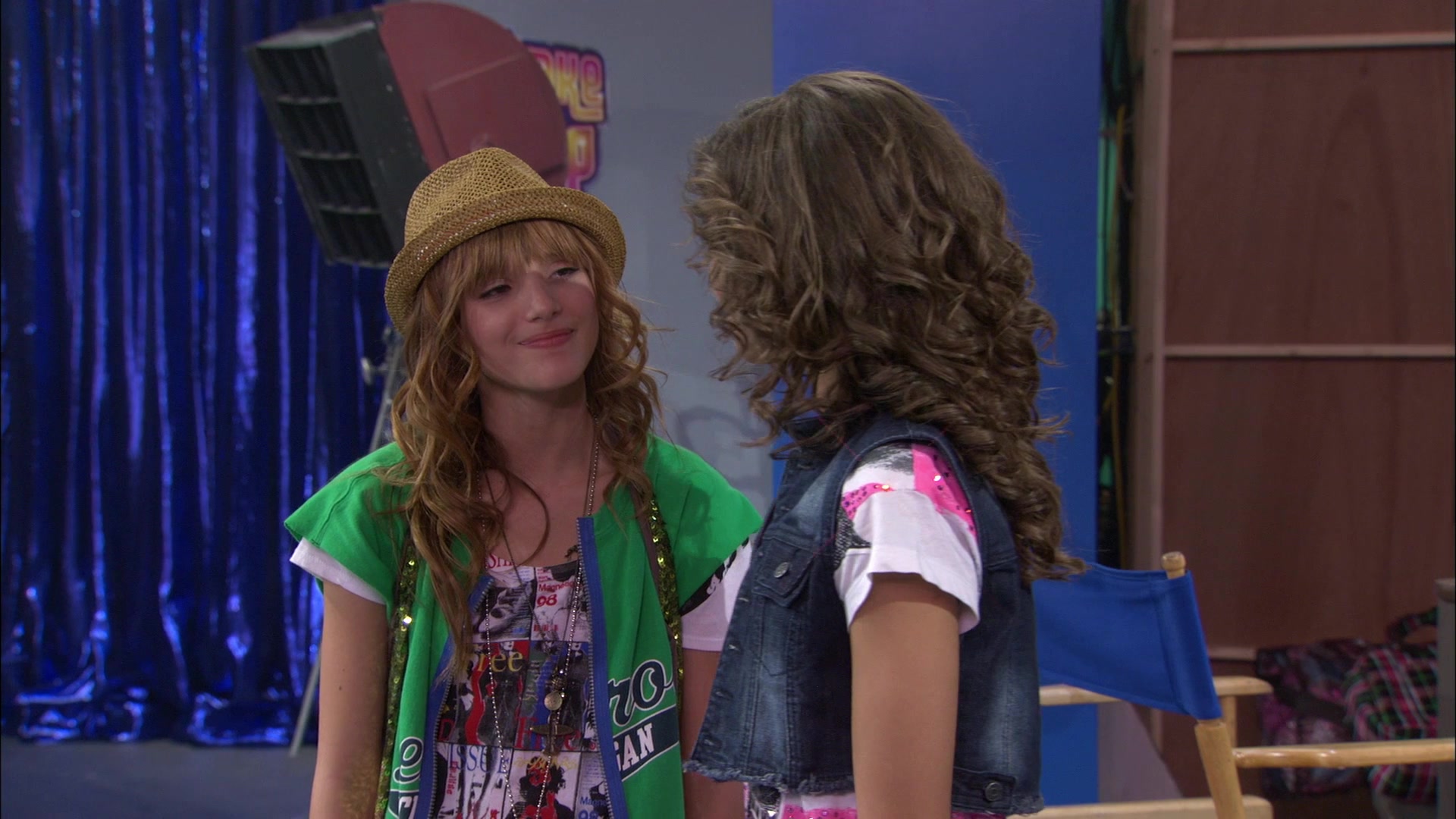 Shake_It_Up_S01E01_1080p_BTD_003040.jpg