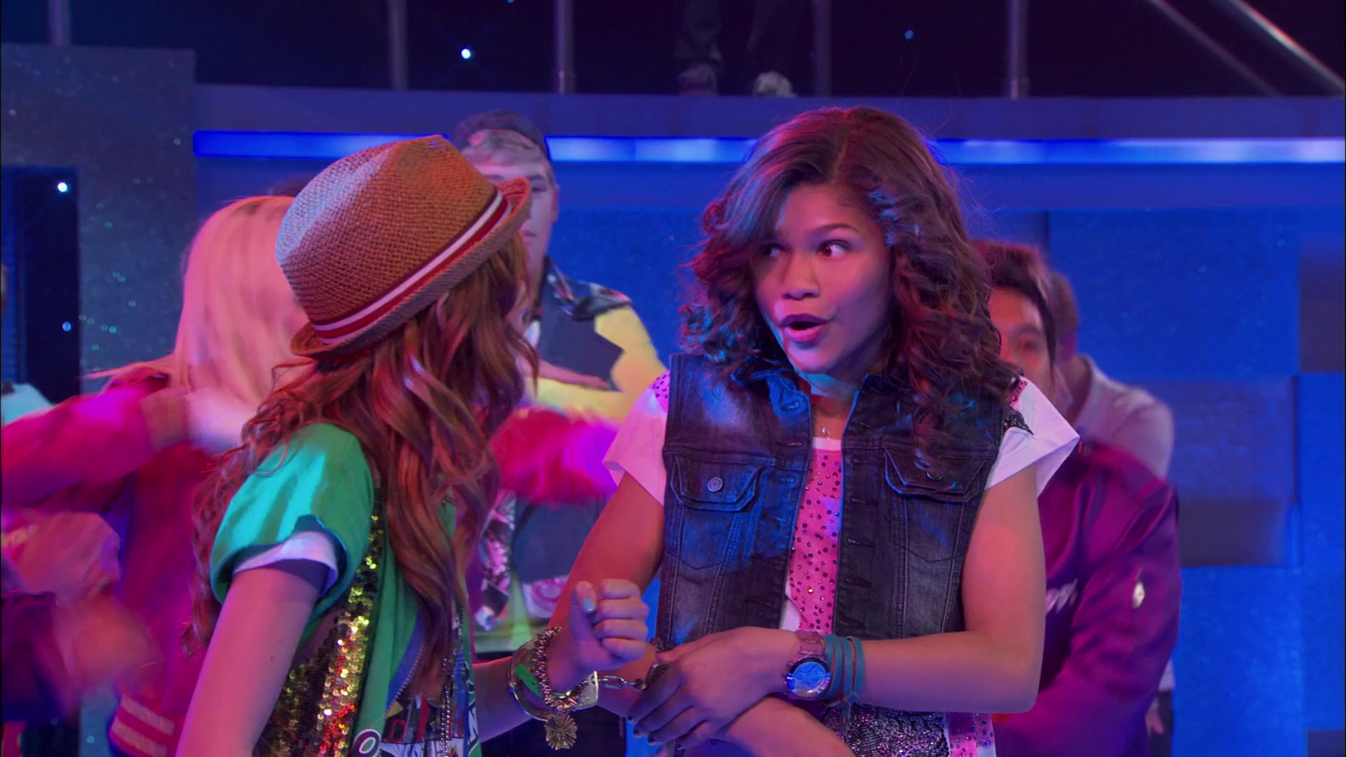 Shake_It_Up_S01E01_1080p_BTD_003075.jpg Shake_It_Up_S01E01_1080p_BTD_003075.jpg