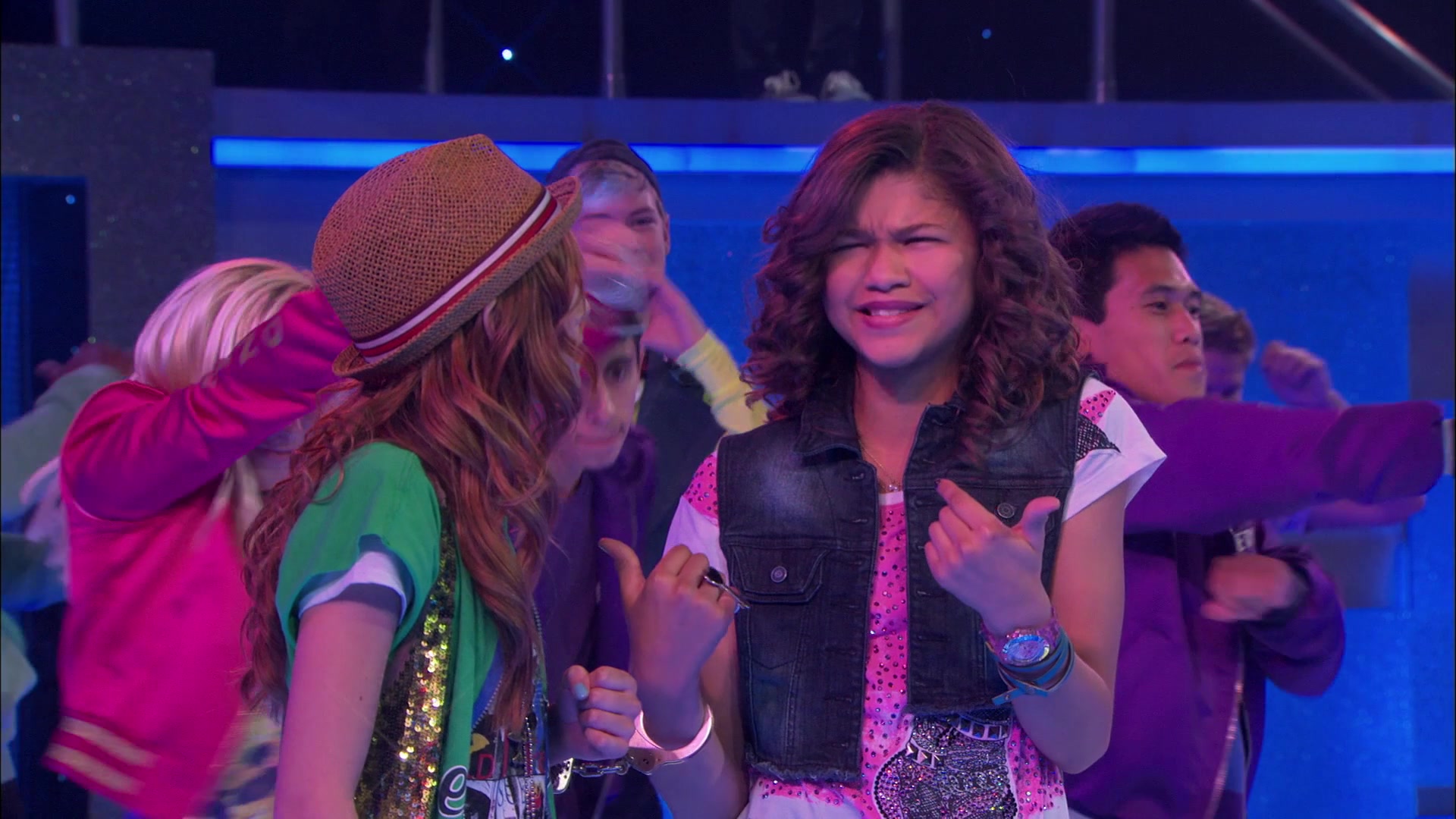Shake_It_Up_S01E01_1080p_BTD_003078.jpg