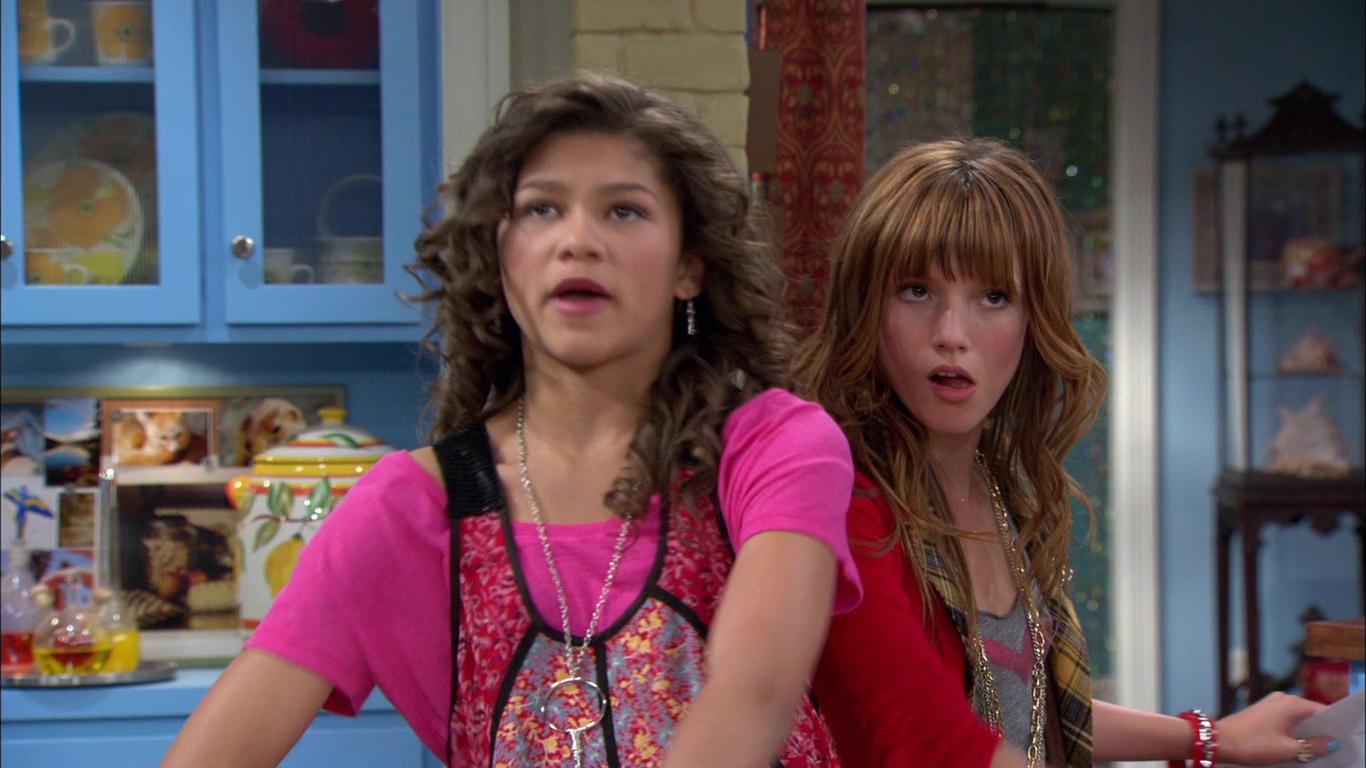 Shake_It_Up_S01E01_1080p_BTD_003194.jpg