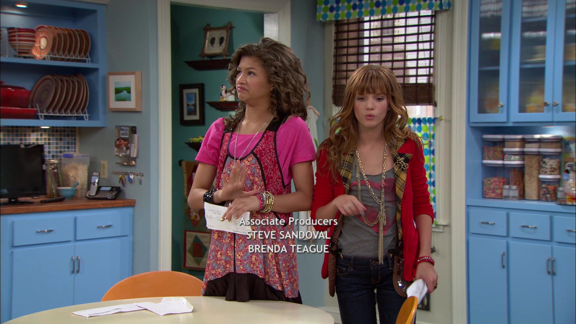 Shake_It_Up_S01E01_1080p_BTD_003204.jpg