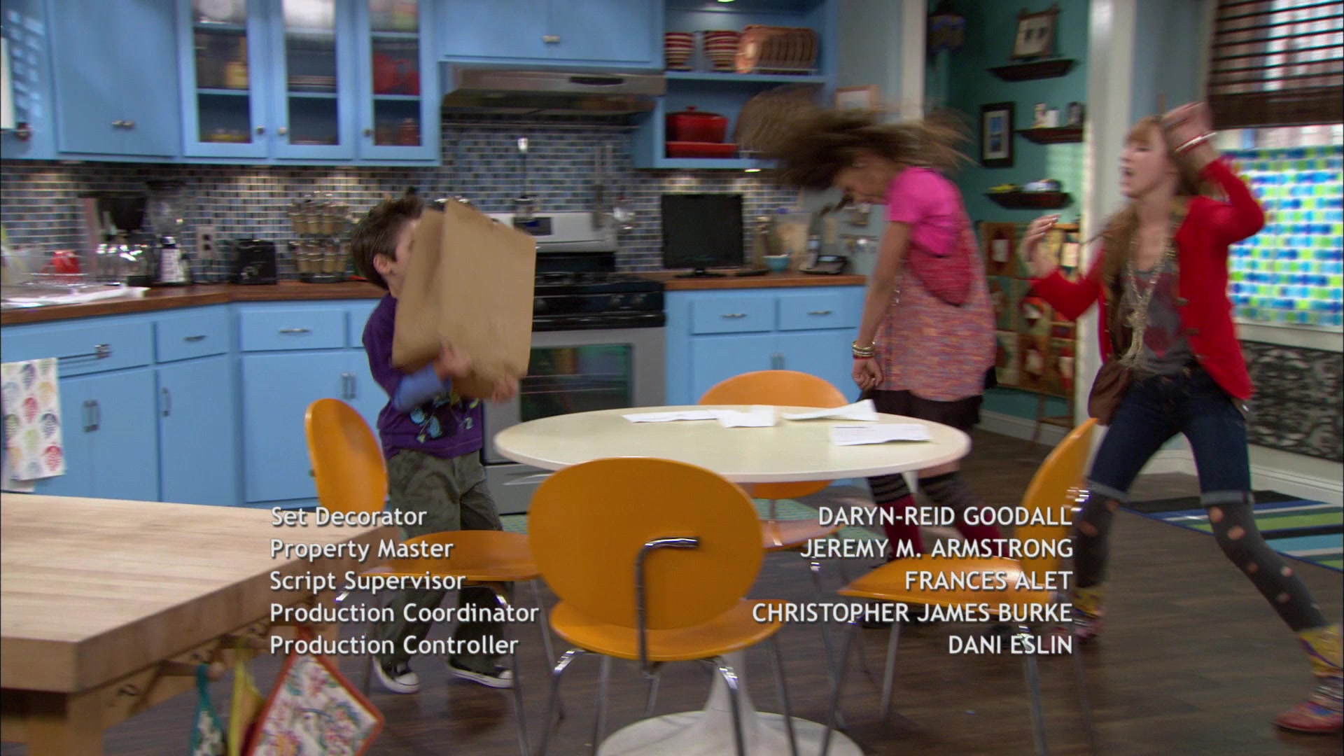 Shake_It_Up_S01E01_1080p_BTD_003237.jpg Shake_It_Up_S01E01_1080p_BTD_003237.jpg