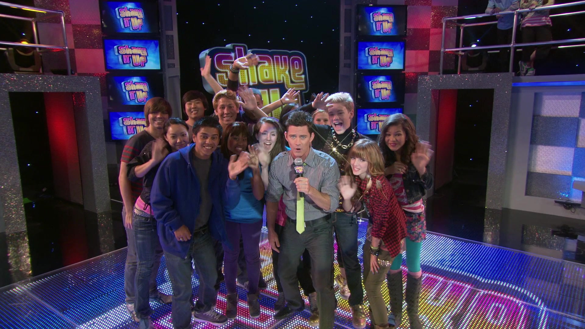 Shake_It_Up_S01E02_1080p_BTD_000029.jpg
