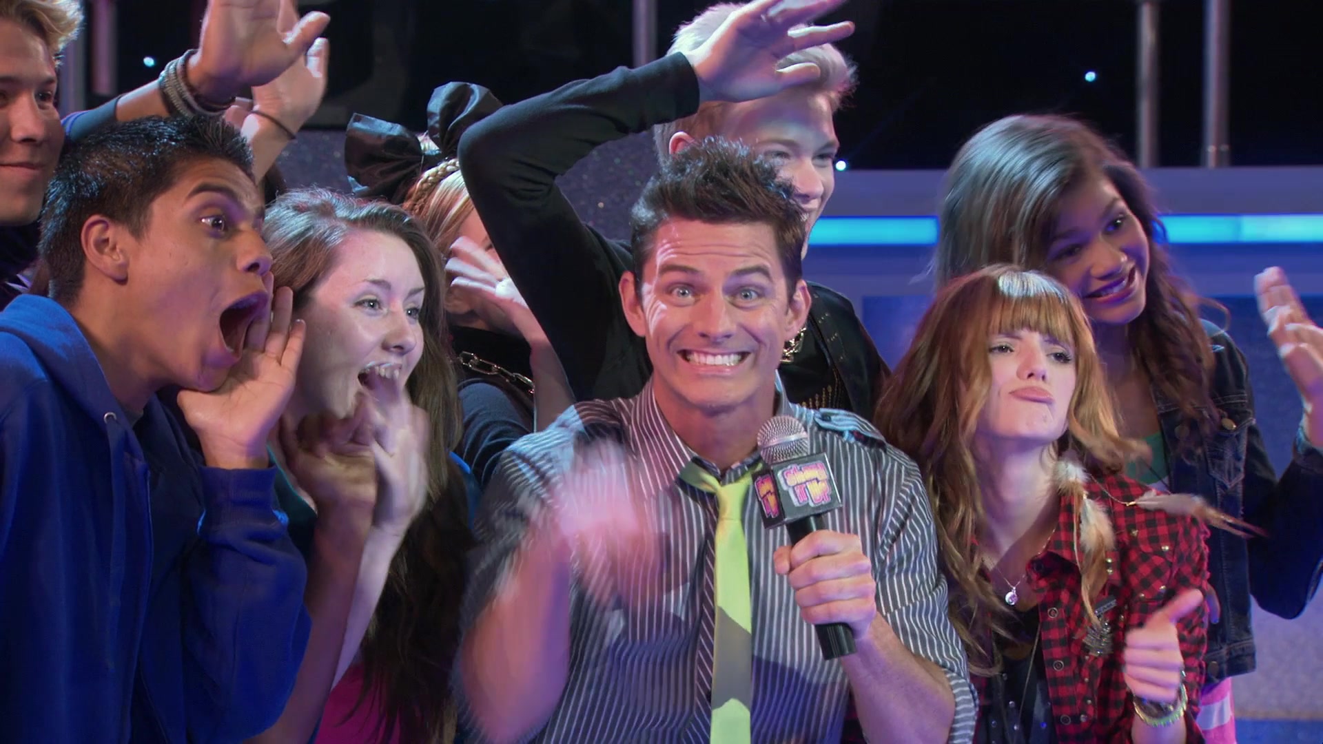 Shake_It_Up_S01E02_1080p_BTD_000032.jpg