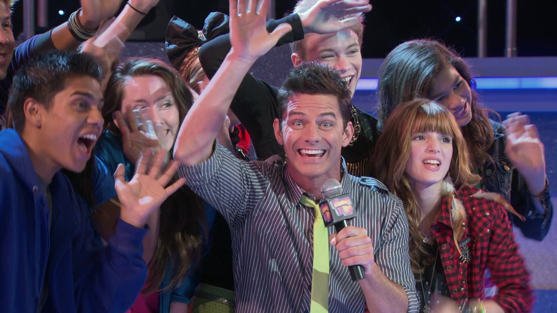 Shake_It_Up_S01E02_1080p_BTD_000034.jpg Shake_It_Up_S01E02_1080p_BTD_000034.jpg