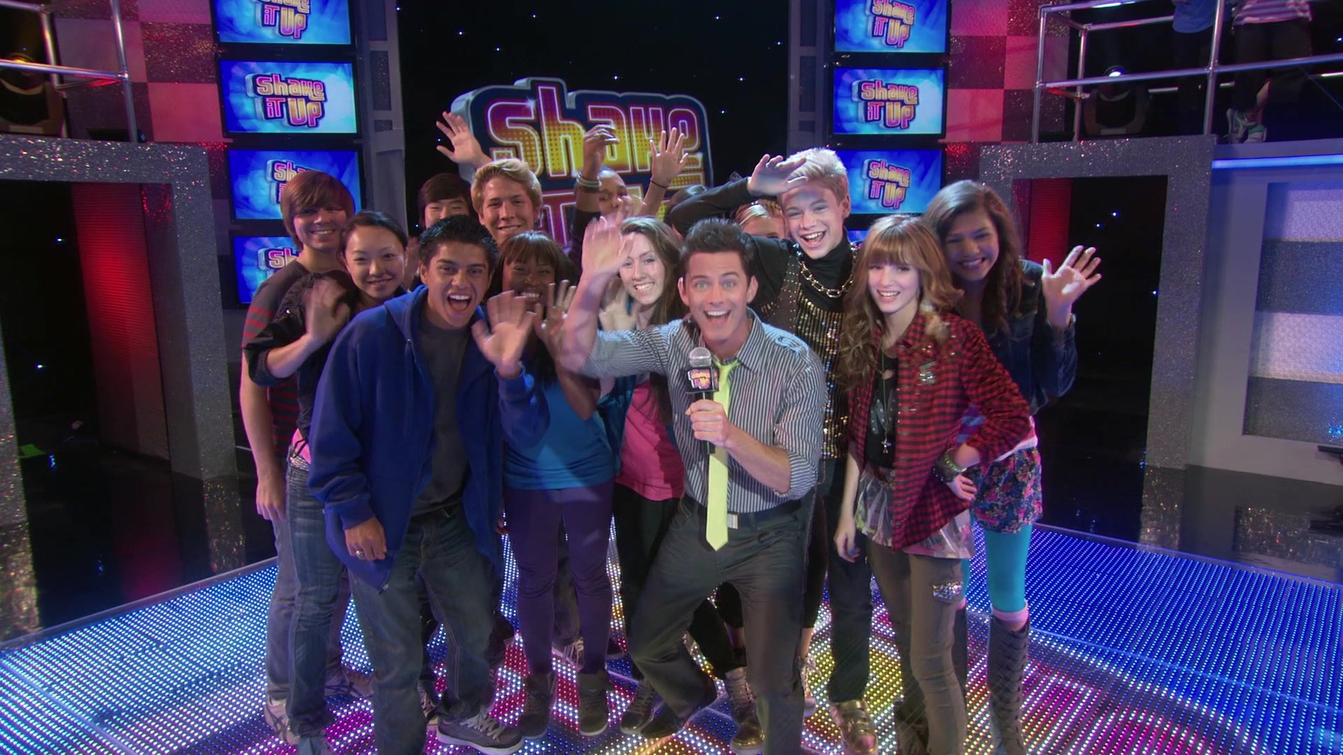Shake_It_Up_S01E02_1080p_BTD_000037.jpg