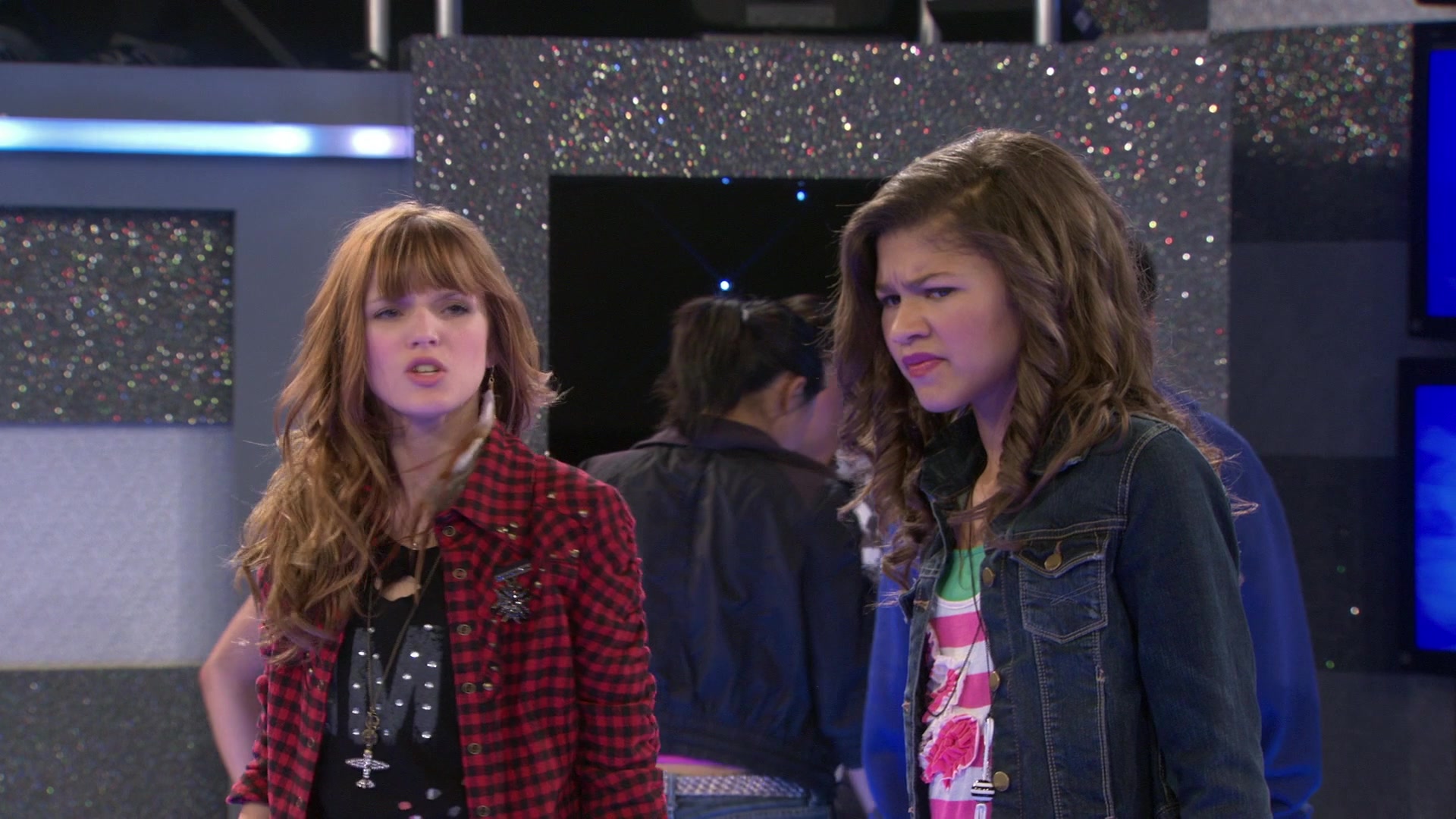 Shake_It_Up_S01E02_1080p_BTD_000048.jpg