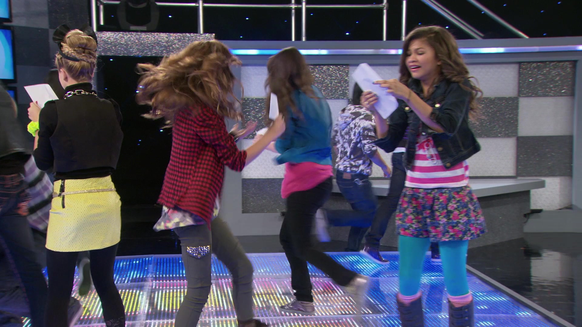 Shake_It_Up_S01E02_1080p_BTD_000093.jpg Shake_It_Up_S01E02_1080p_BTD_000093.jpg