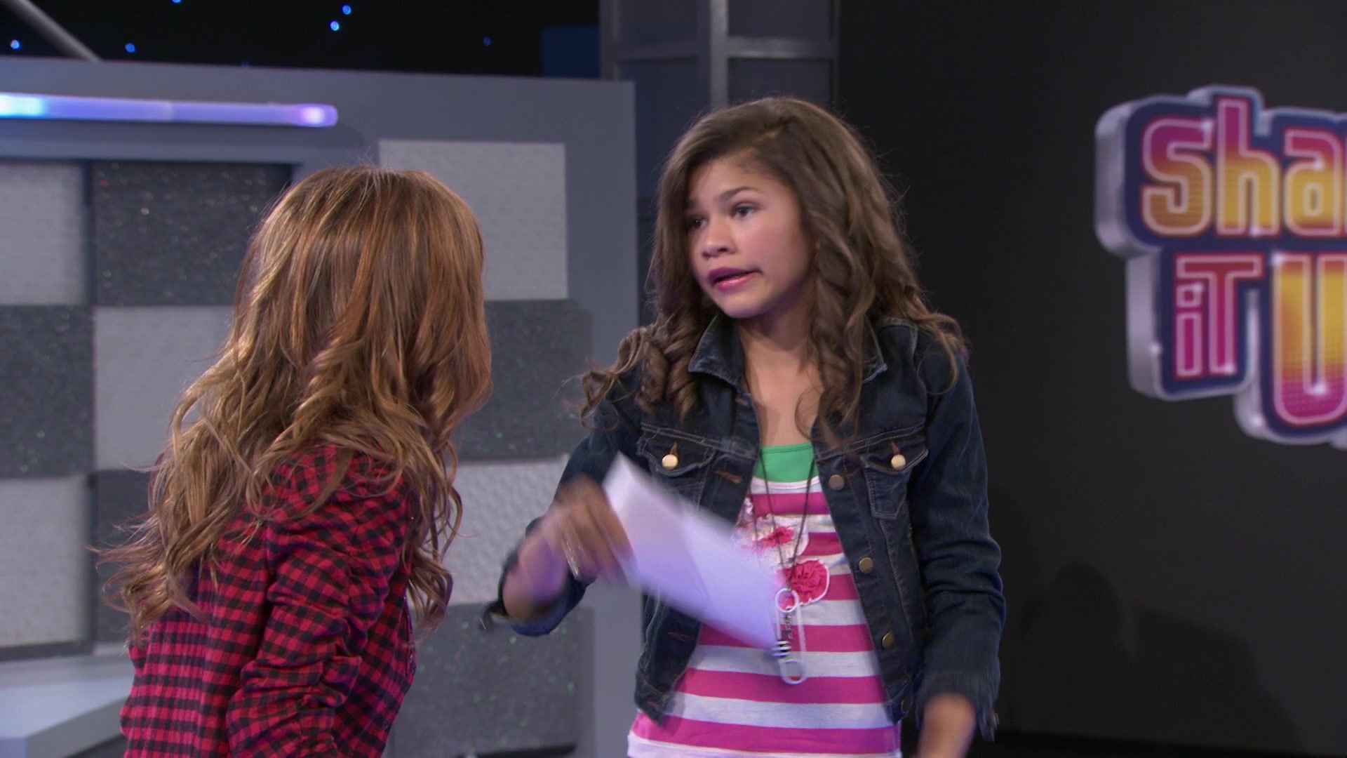 Shake_It_Up_S01E02_1080p_BTD_000102.jpg