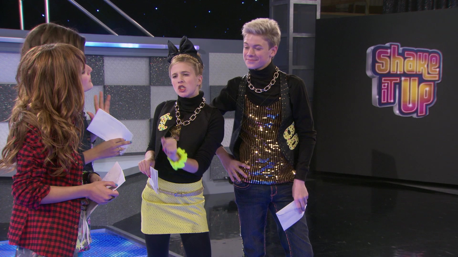 Shake_It_Up_S01E02_1080p_BTD_000129.jpg
