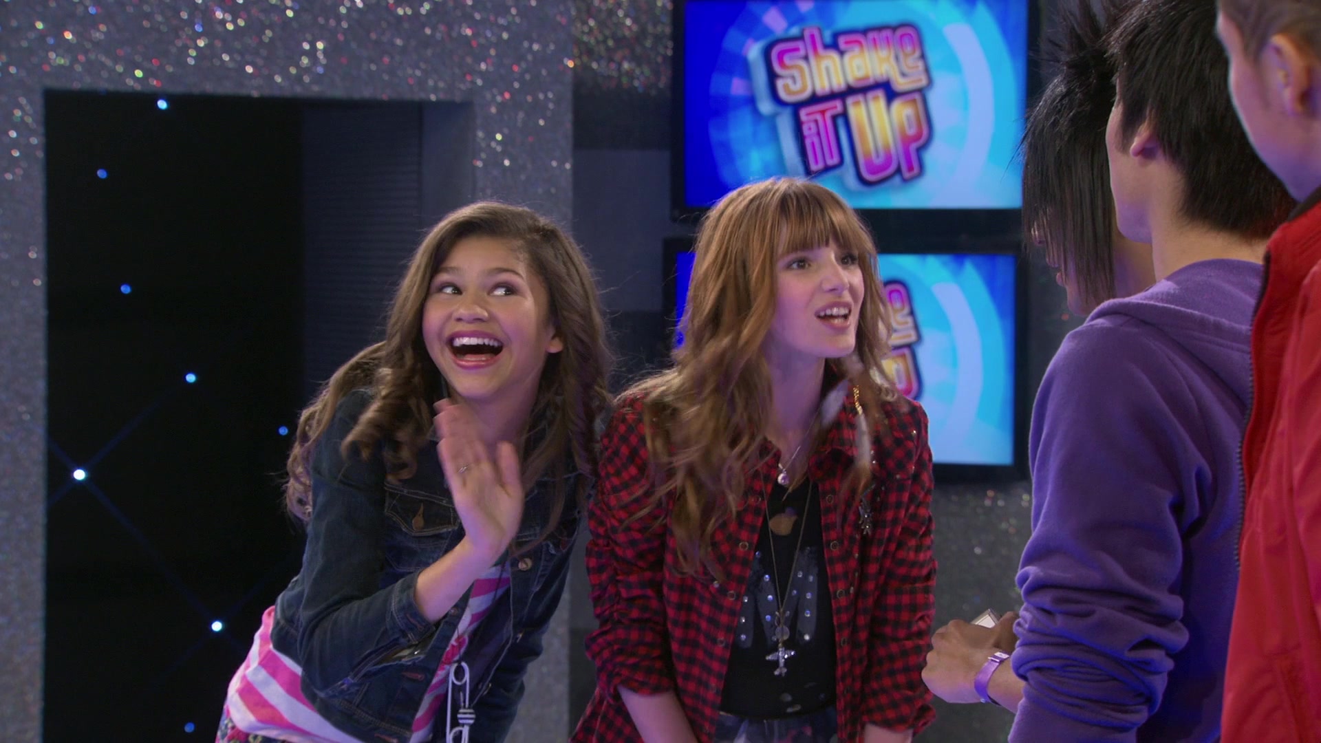 Shake_It_Up_S01E02_1080p_BTD_000176.jpg Shake_It_Up_S01E02_1080p_BTD_000176.jpg