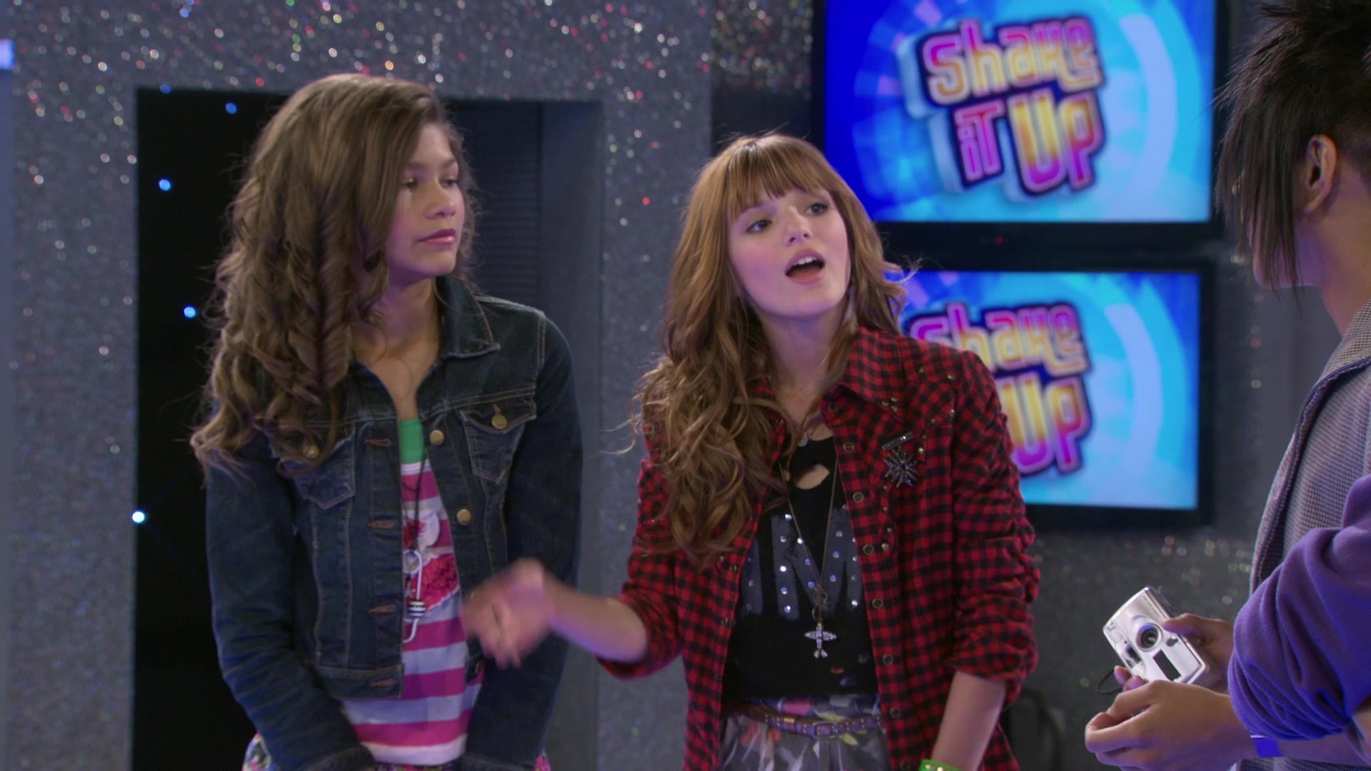 Shake_It_Up_S01E02_1080p_BTD_000193.jpg Shake_It_Up_S01E02_1080p_BTD_000193.jpg
