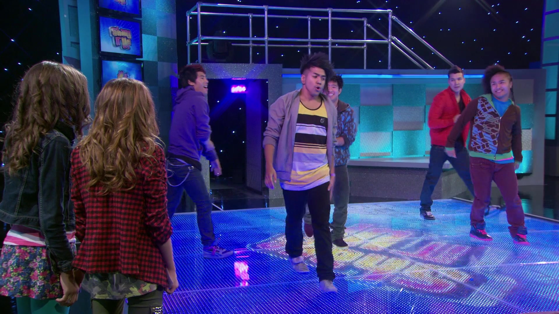 Shake_It_Up_S01E02_1080p_BTD_000364.jpg
