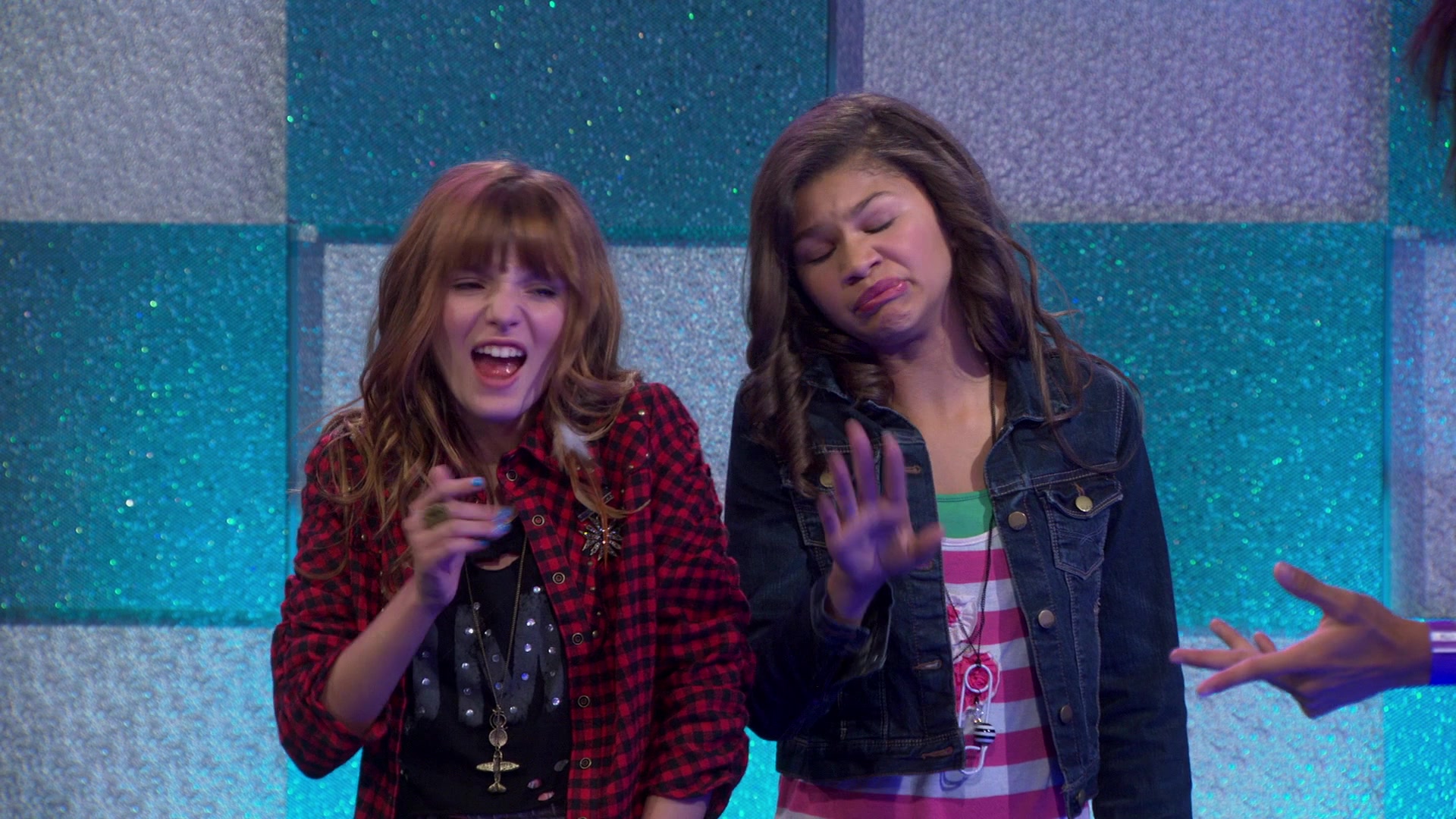 Shake_It_Up_S01E02_1080p_BTD_000378.jpg Shake_It_Up_S01E02_1080p_BTD_000378.jpg