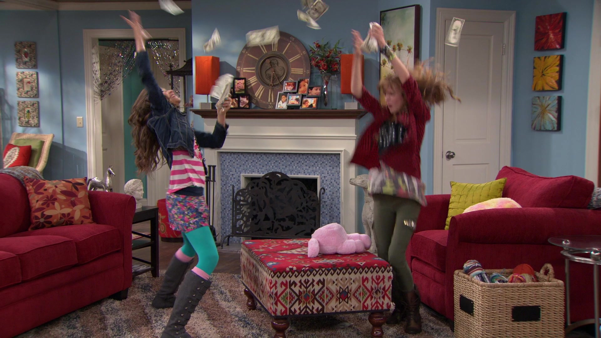 Shake_It_Up_S01E02_1080p_BTD_000554.jpg Shake_It_Up_S01E02_1080p_BTD_000554.jpg
