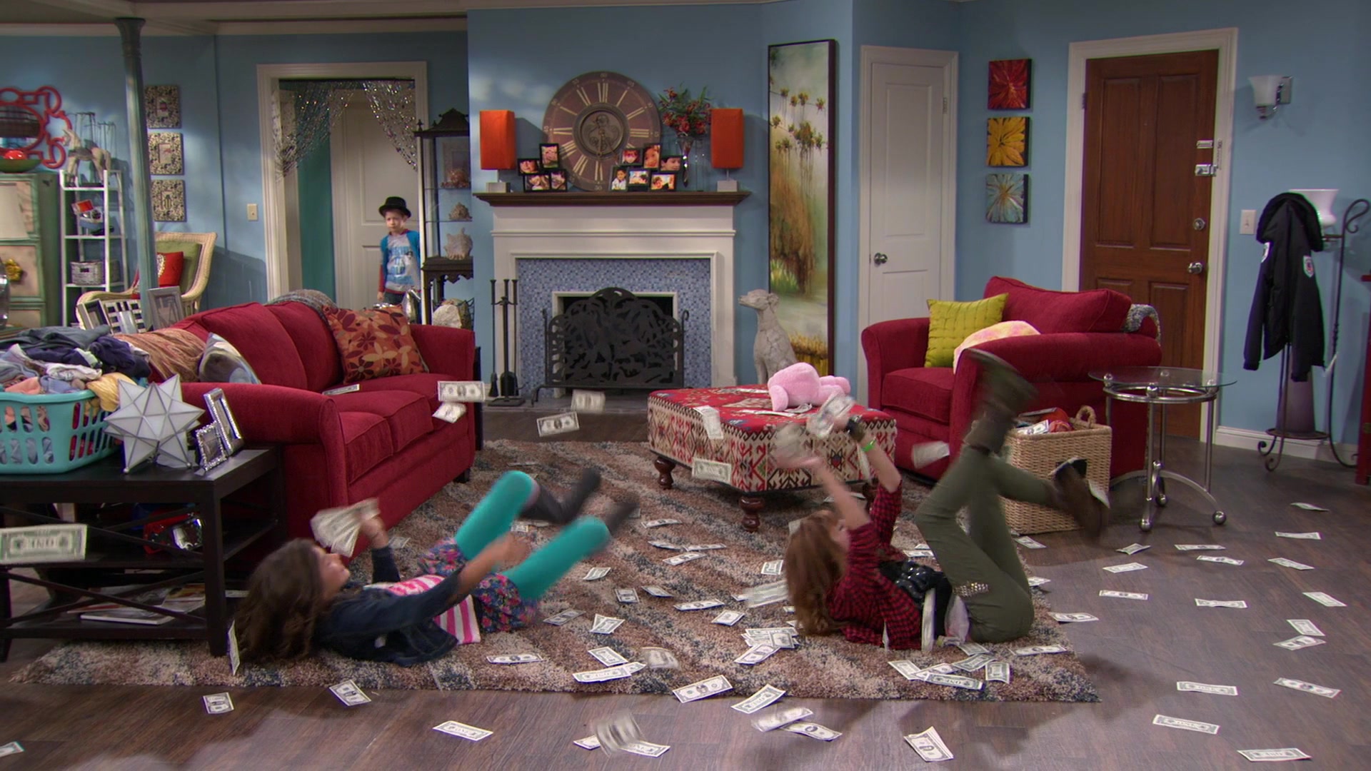 Shake_It_Up_S01E02_1080p_BTD_000564.jpg