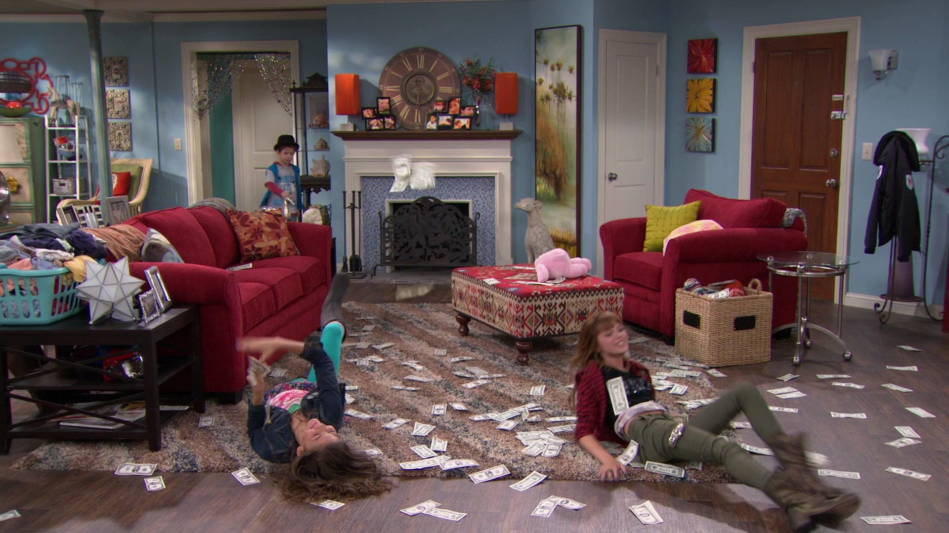 Shake_It_Up_S01E02_1080p_BTD_000567.jpg