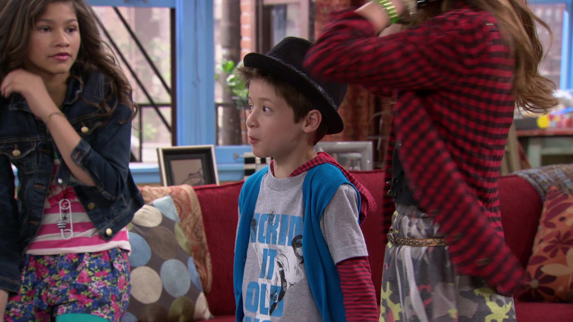 Shake_It_Up_S01E02_1080p_BTD_000705.jpg