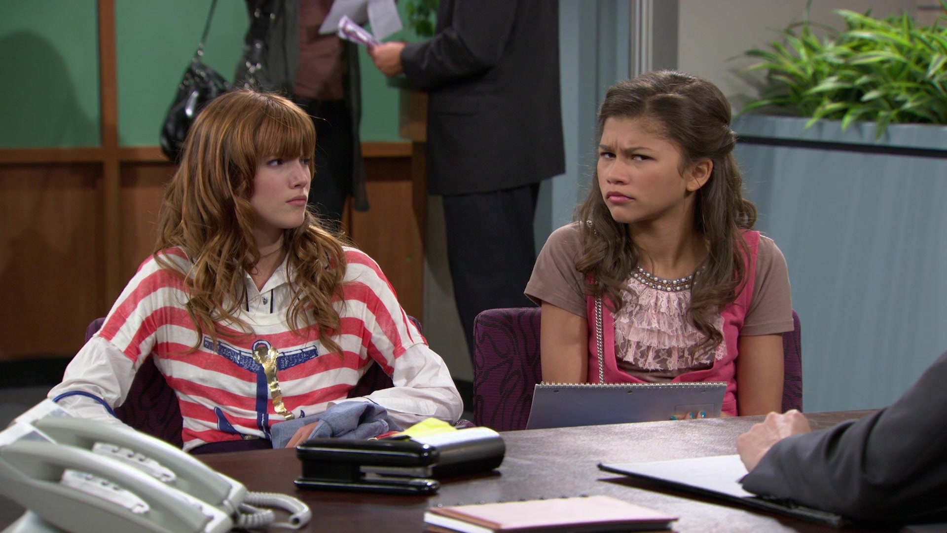 Shake_It_Up_S01E02_1080p_BTD_000890.jpg