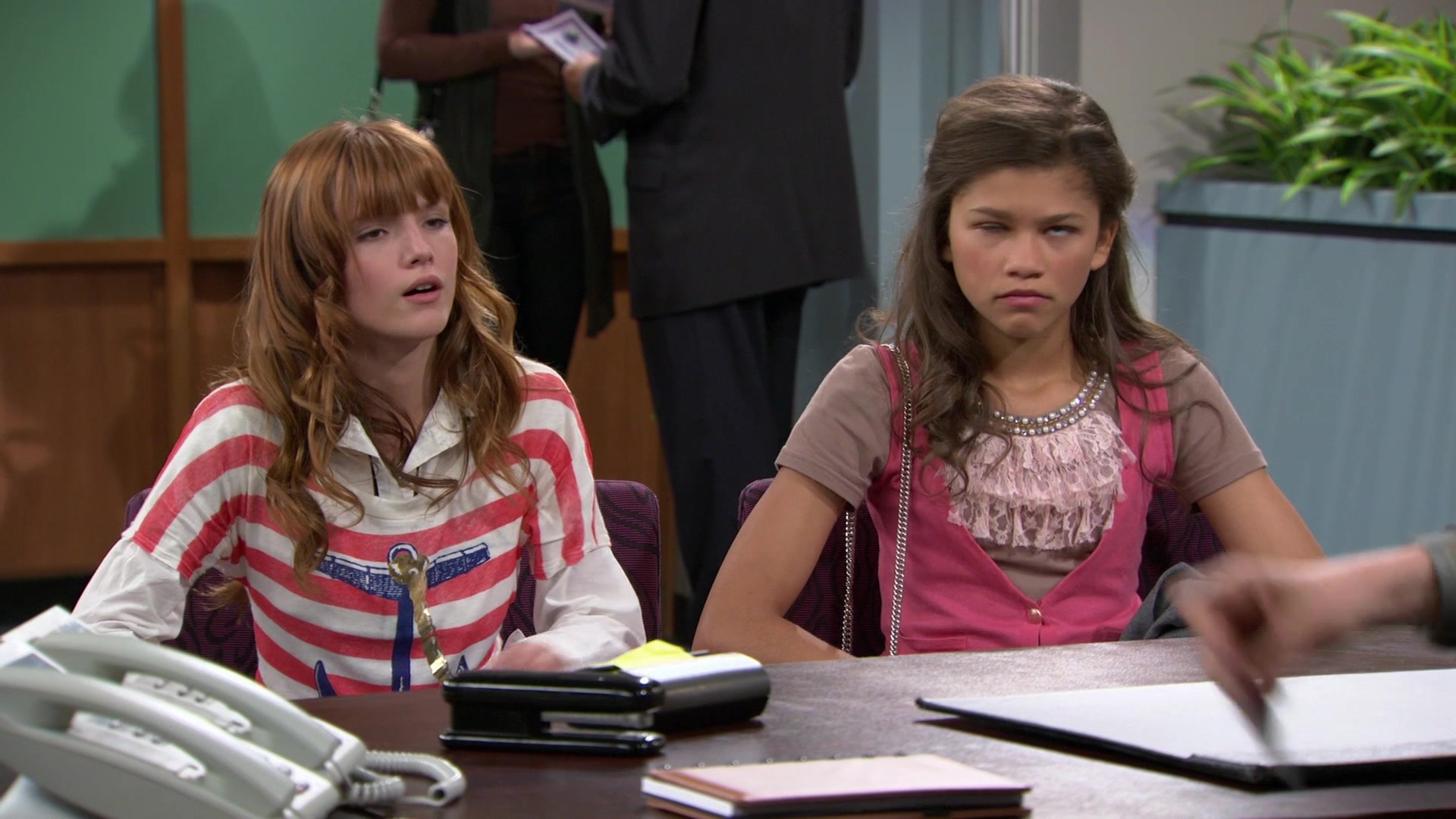 Shake_It_Up_S01E02_1080p_BTD_000927.jpg