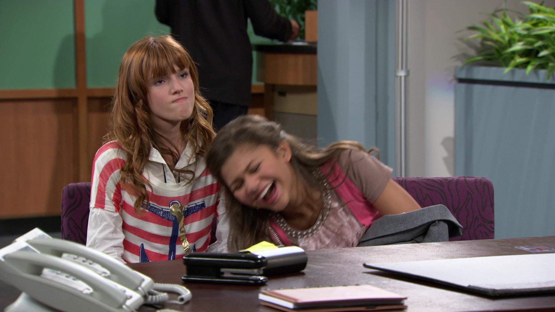 Shake_It_Up_S01E02_1080p_BTD_000943.jpg