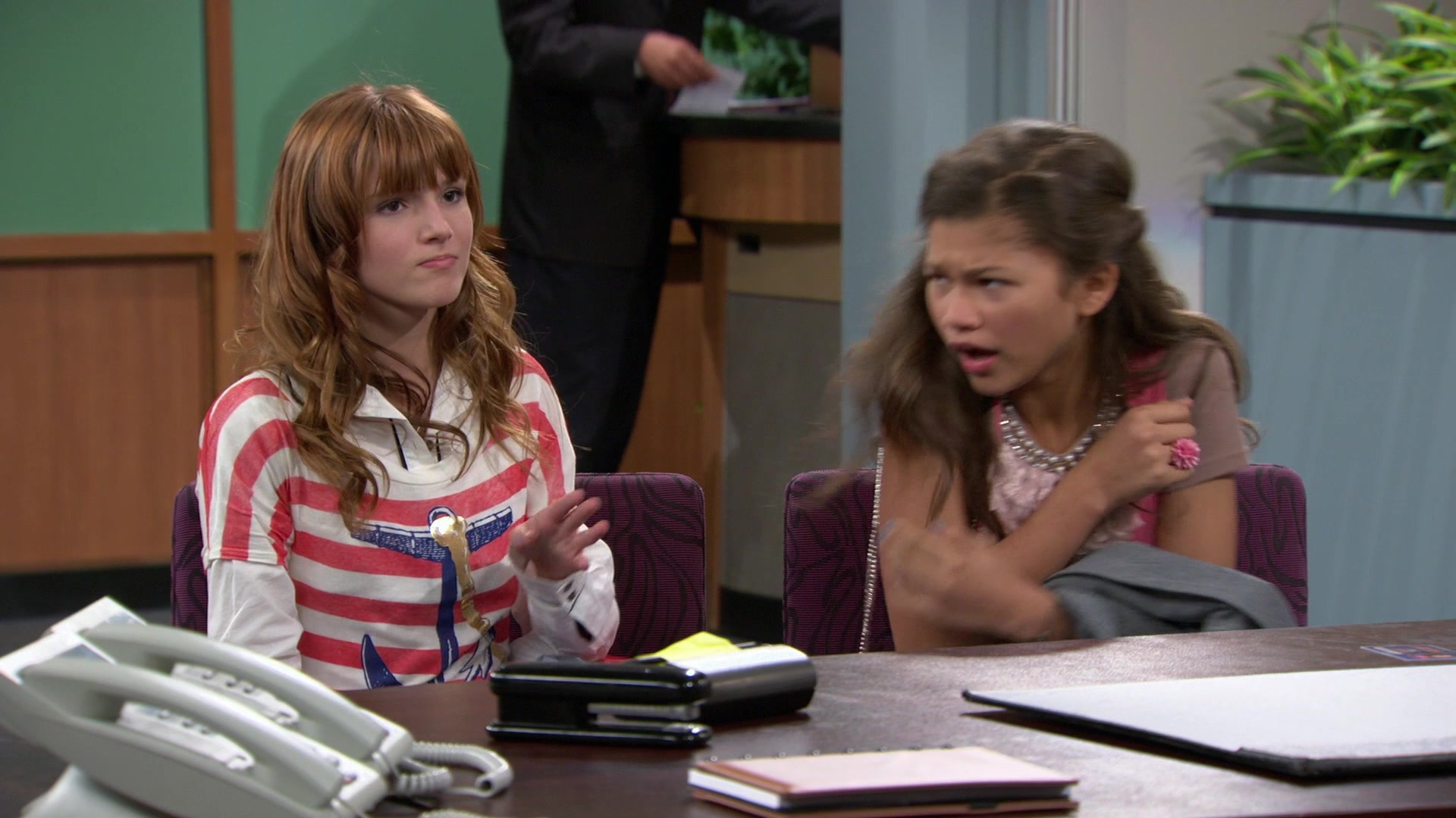 Shake_It_Up_S01E02_1080p_BTD_000947.jpg Shake_It_Up_S01E02_1080p_BTD_000947.jpg
