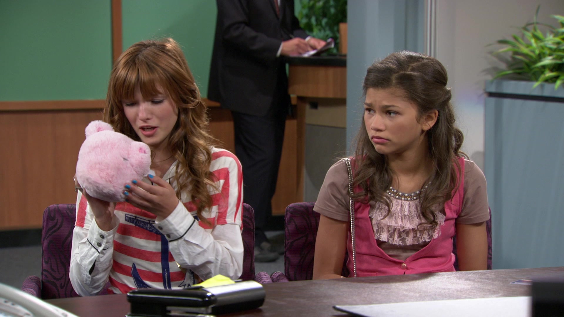 Shake_It_Up_S01E02_1080p_BTD_000988.jpg Shake_It_Up_S01E02_1080p_BTD_000988.jpg