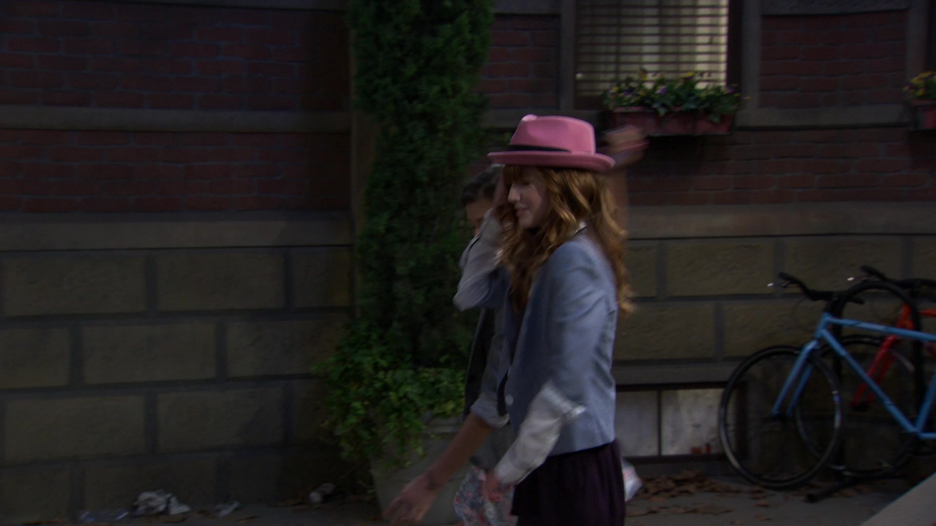 Shake_It_Up_S01E02_1080p_BTD_001136.jpg