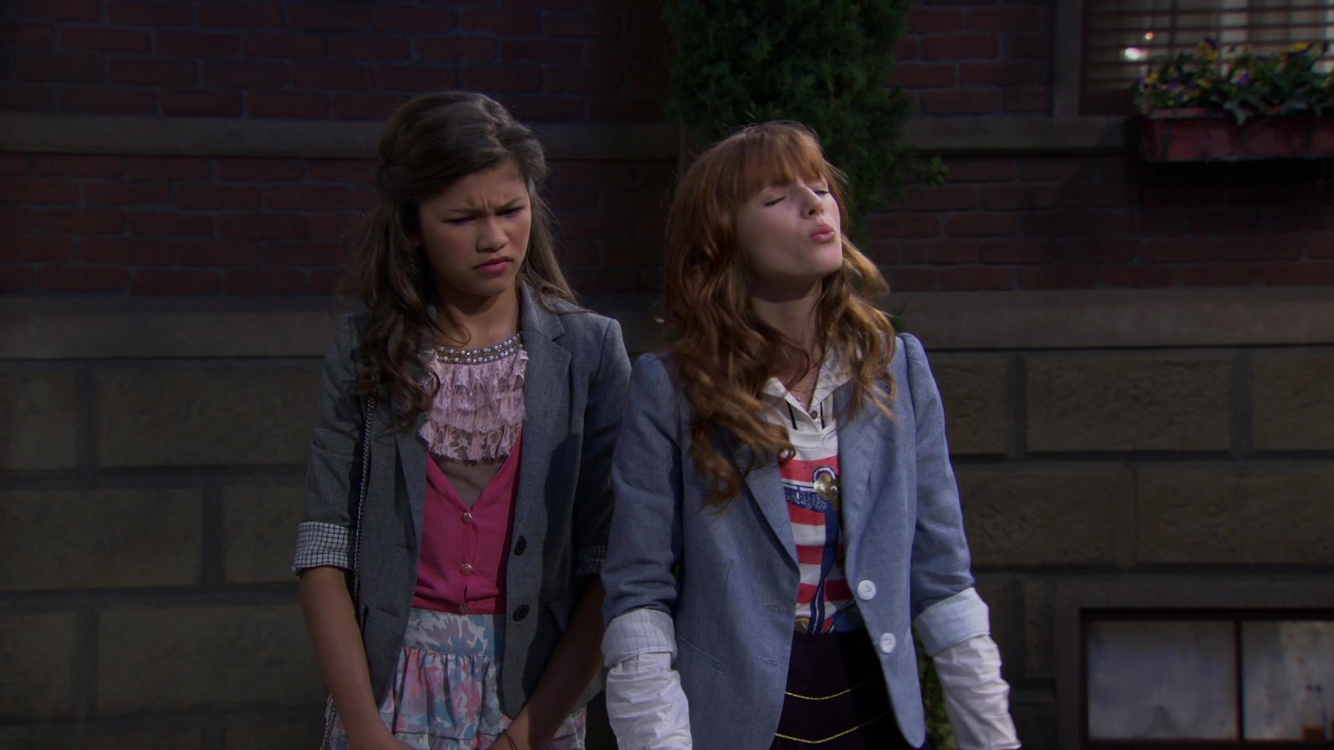 Shake_It_Up_S01E02_1080p_BTD_001182.jpg Shake_It_Up_S01E02_1080p_BTD_001182.jpg