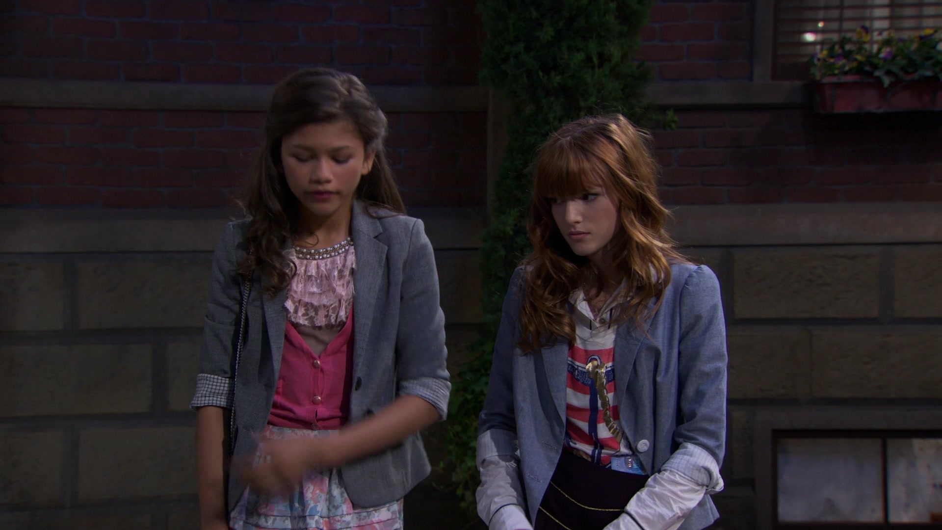 Shake_It_Up_S01E02_1080p_BTD_001211.jpg