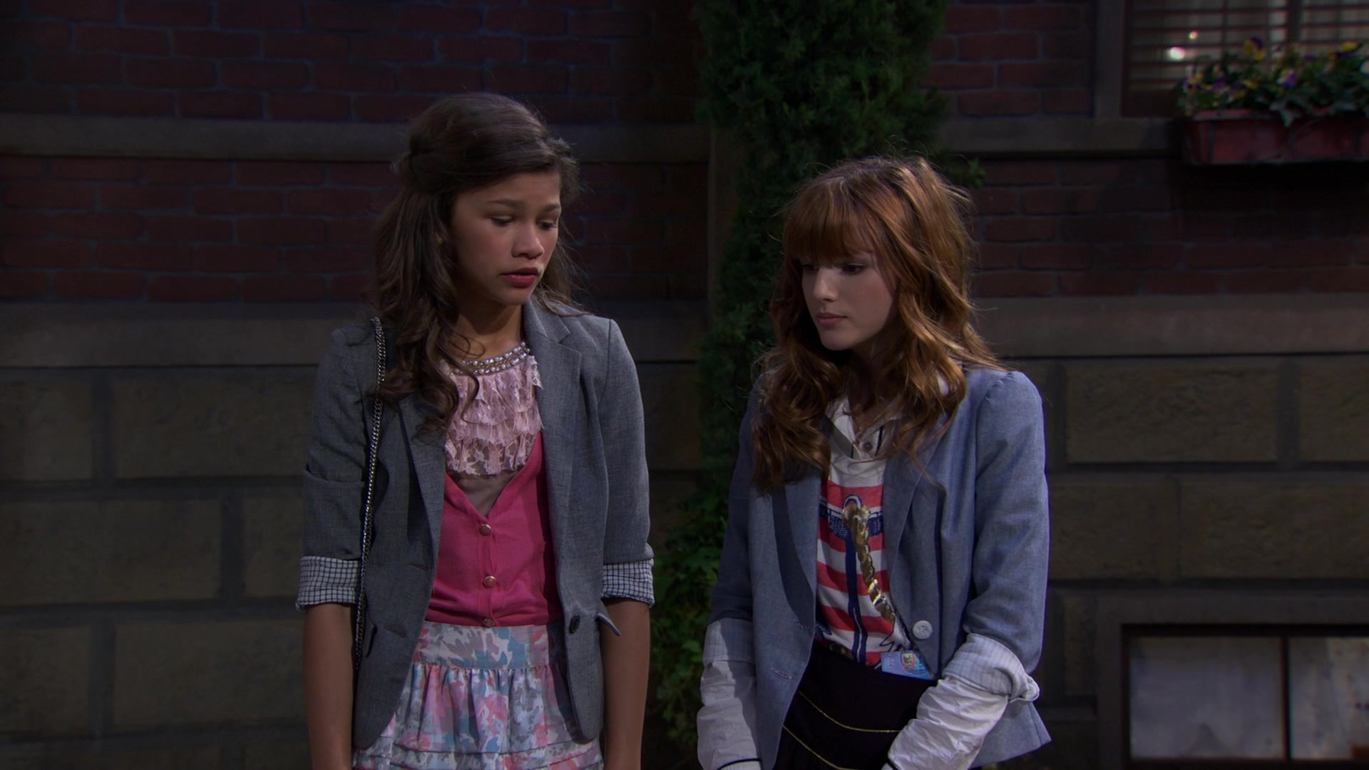 Shake_It_Up_S01E02_1080p_BTD_001217.jpg Shake_It_Up_S01E02_1080p_BTD_001217.jpg