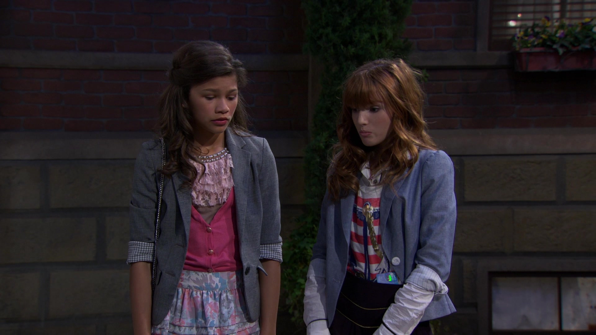 Shake_It_Up_S01E02_1080p_BTD_001218.jpg