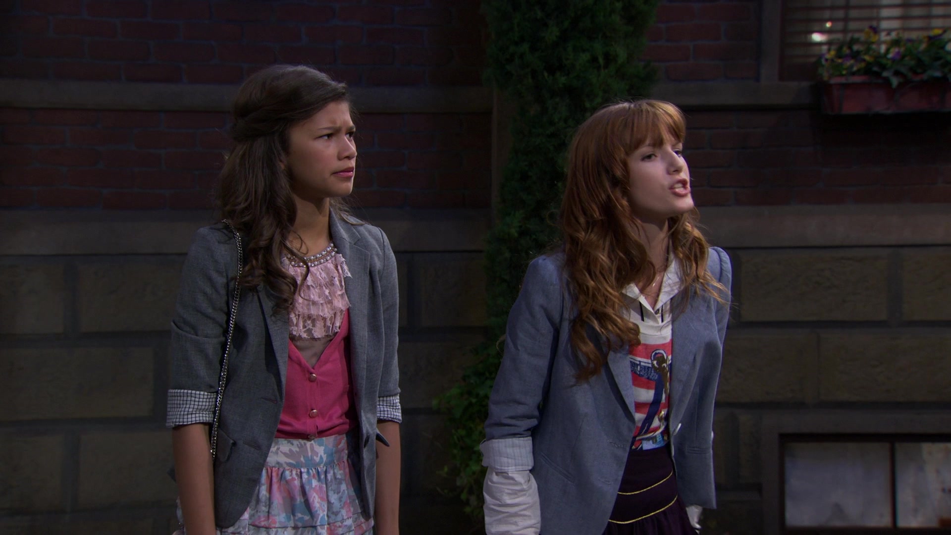 Shake_It_Up_S01E02_1080p_BTD_001223.jpg Shake_It_Up_S01E02_1080p_BTD_001223.jpg