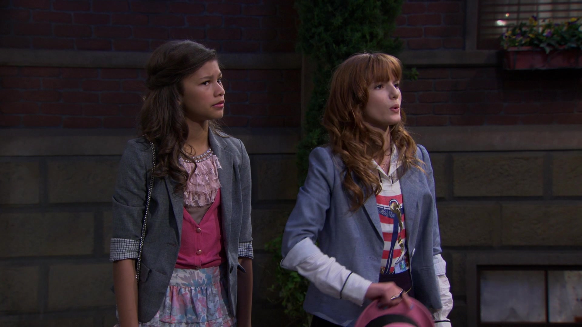 Shake_It_Up_S01E02_1080p_BTD_001226.jpg