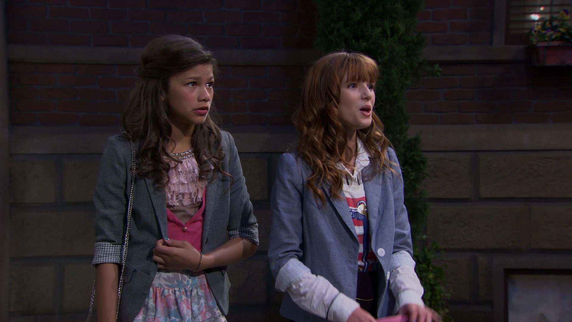 Shake_It_Up_S01E02_1080p_BTD_001242.jpg Shake_It_Up_S01E02_1080p_BTD_001242.jpg